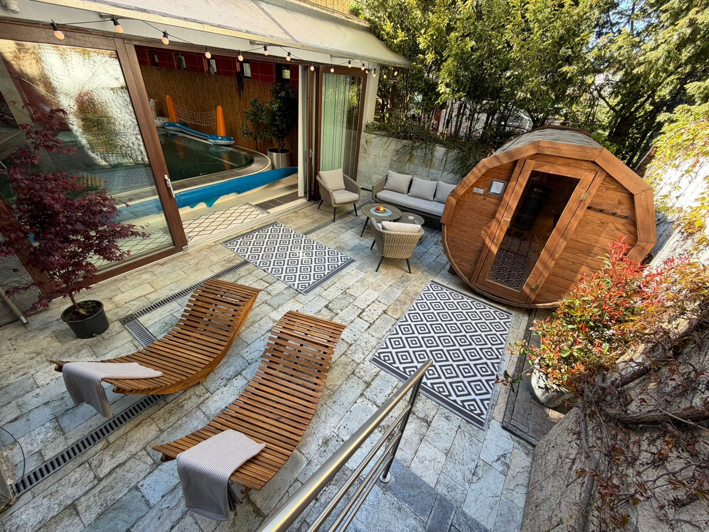 Venkovní finská sudová sauna v Private Spa Prague