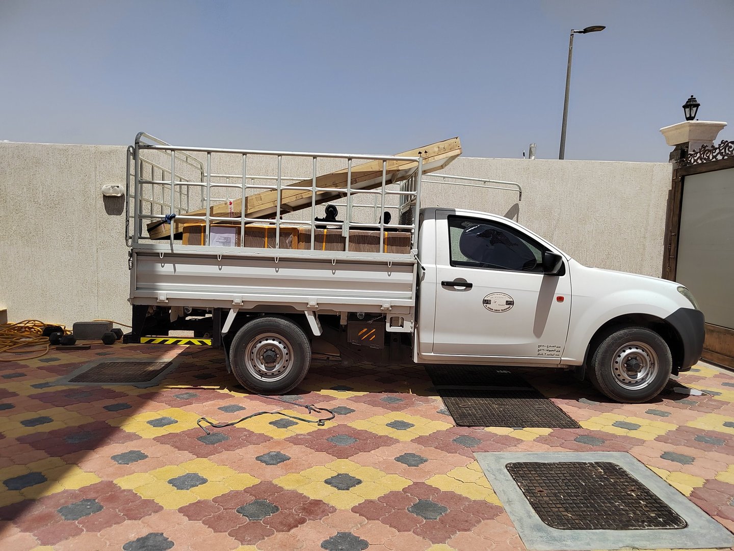 Urgent multimodal exhibition cargo shipment to the USA