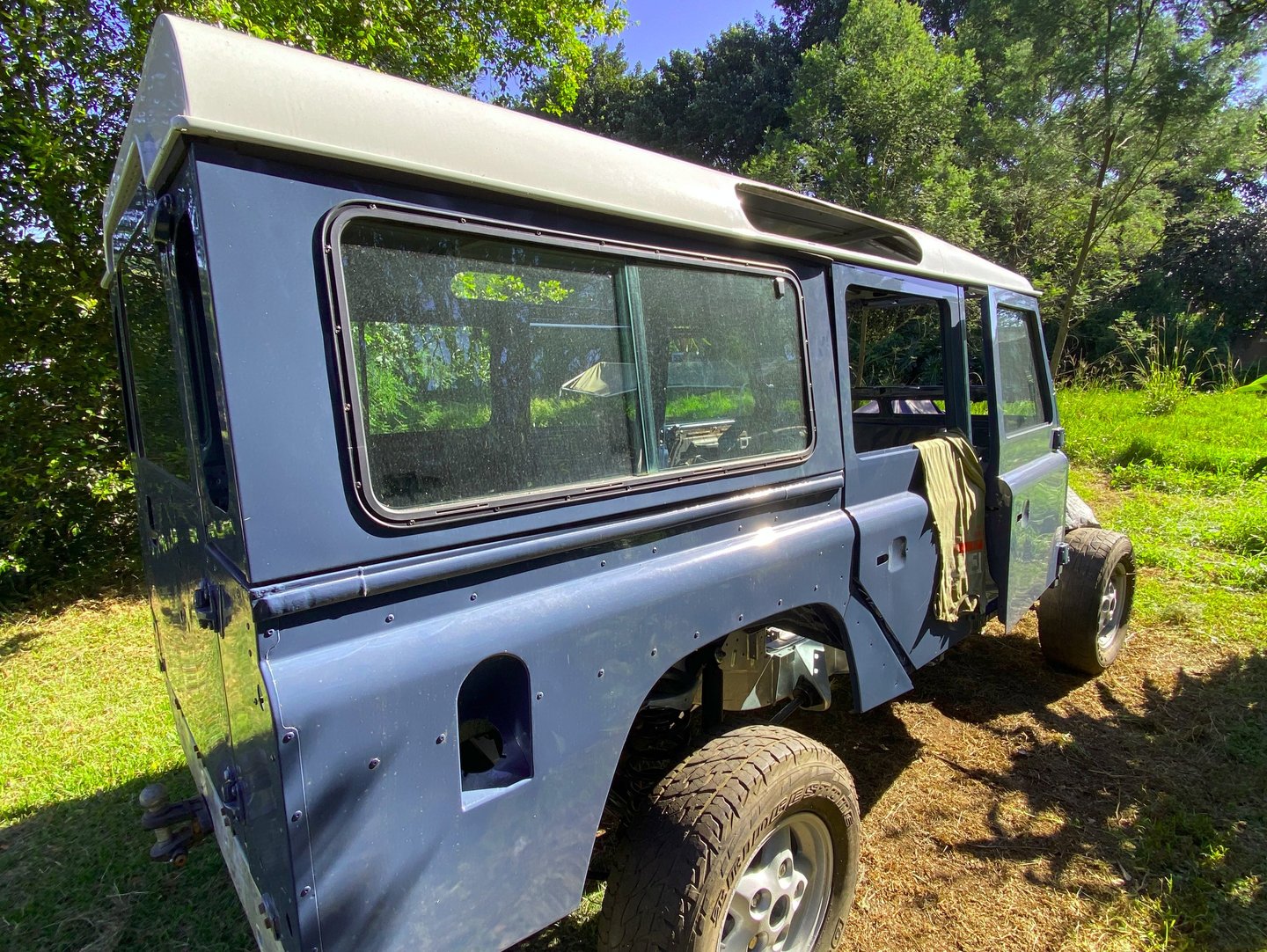 land rover defender 110 3.5l v8 5-door stationwagon