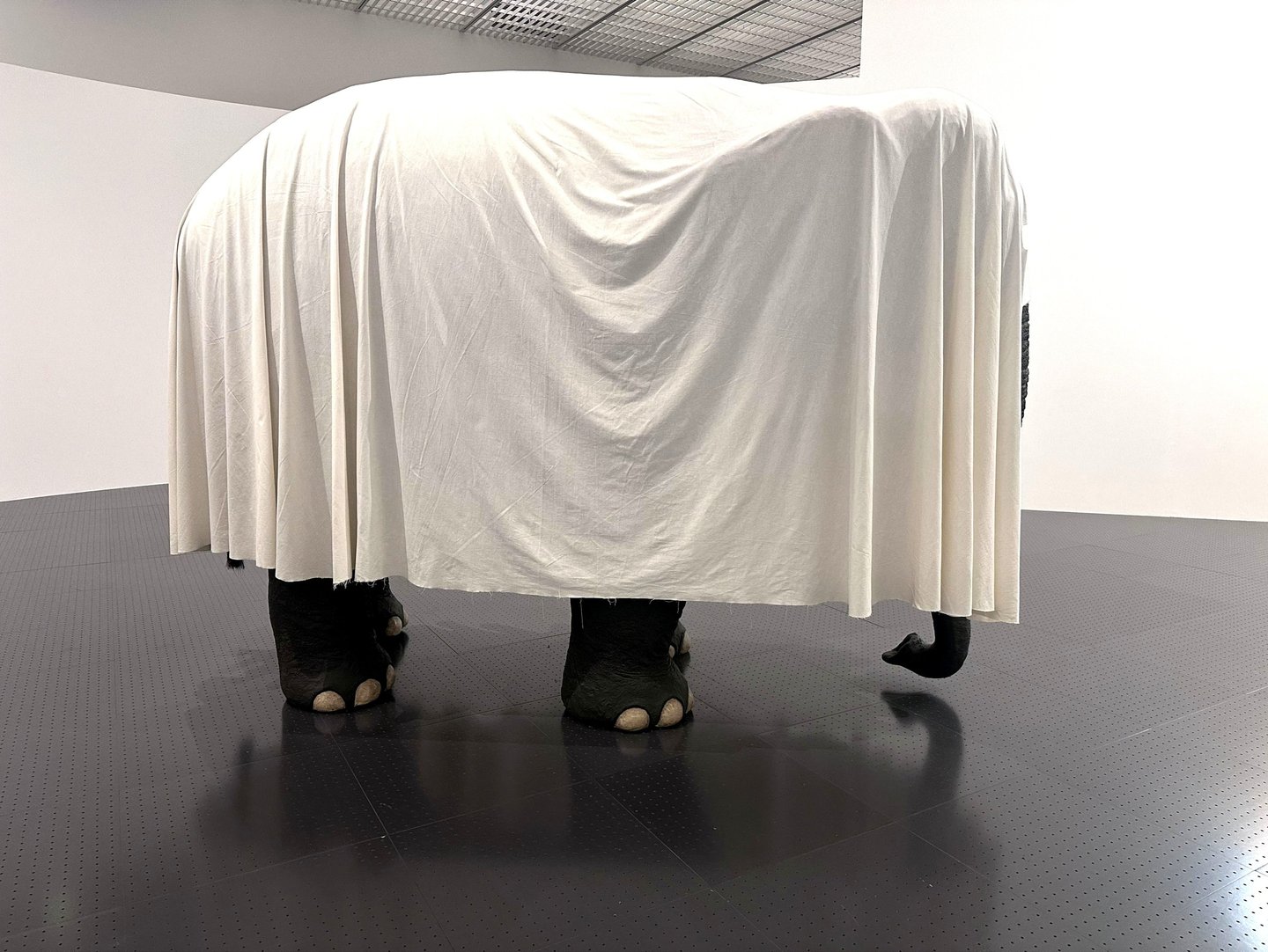 Not afraid of Love, 2000 Marizio Cattelan ©16mag