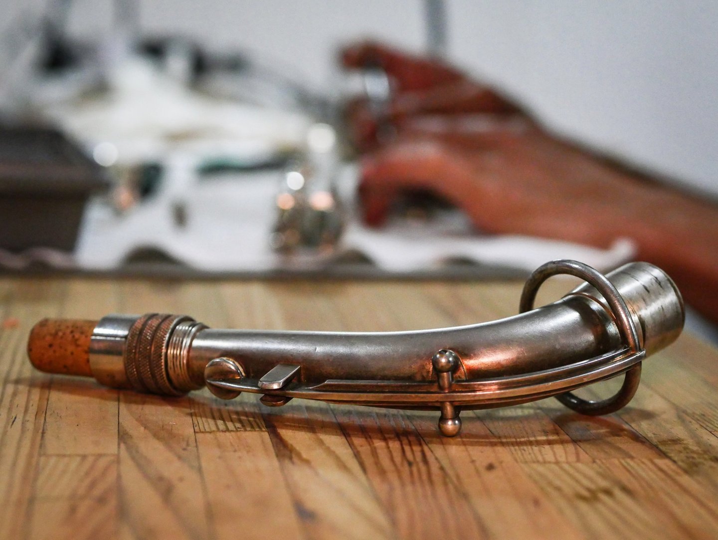 Photo du bocal d'un saxophone