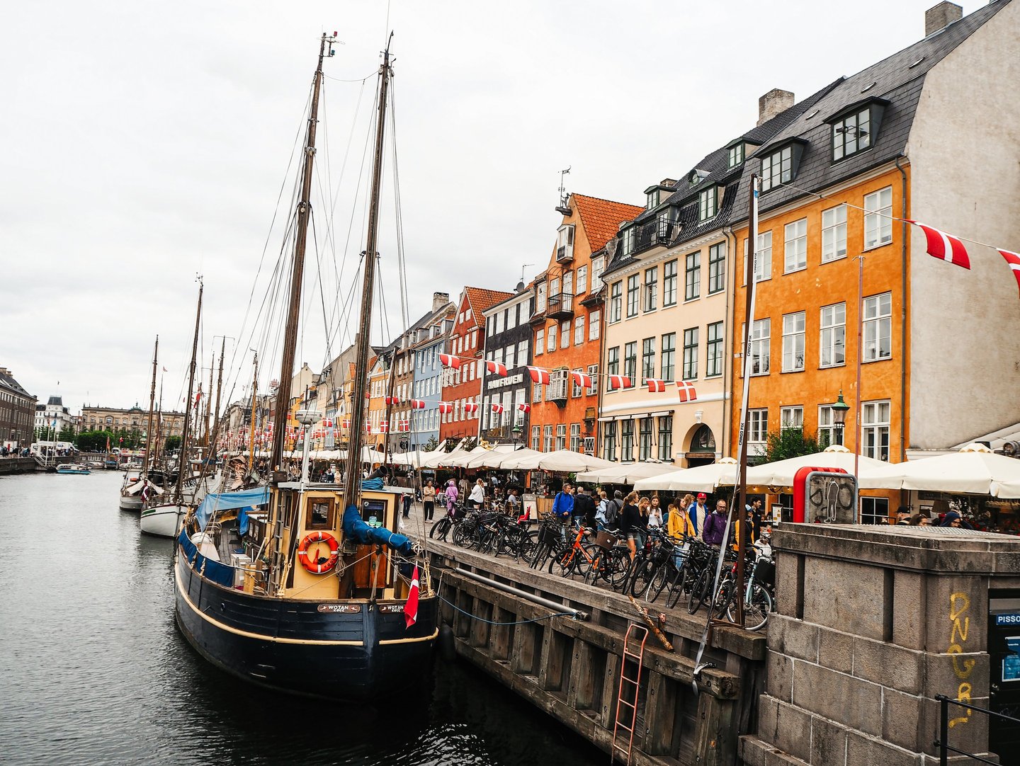 Nyhavn Copenhagen photo spot 