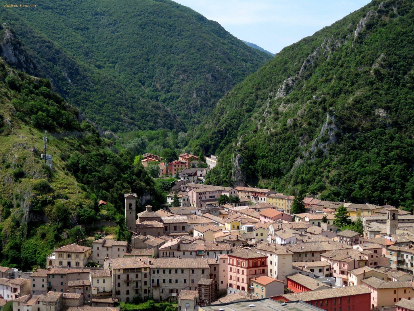 Cascate e sentieri romantici nelle Marche