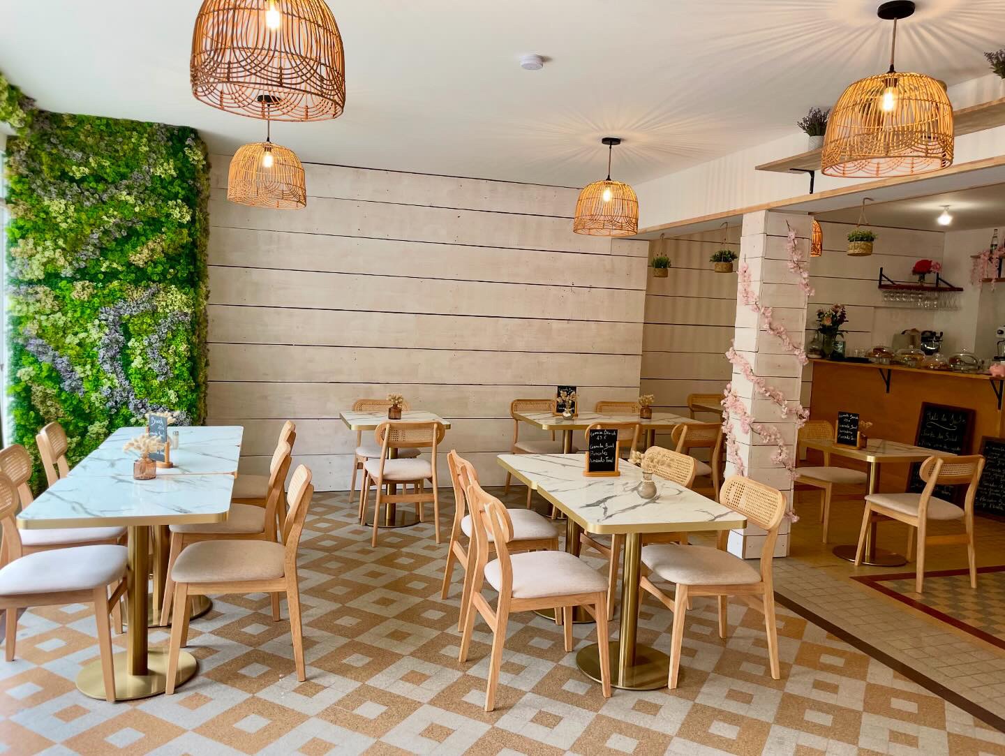 Blooming coffee shop Portbail