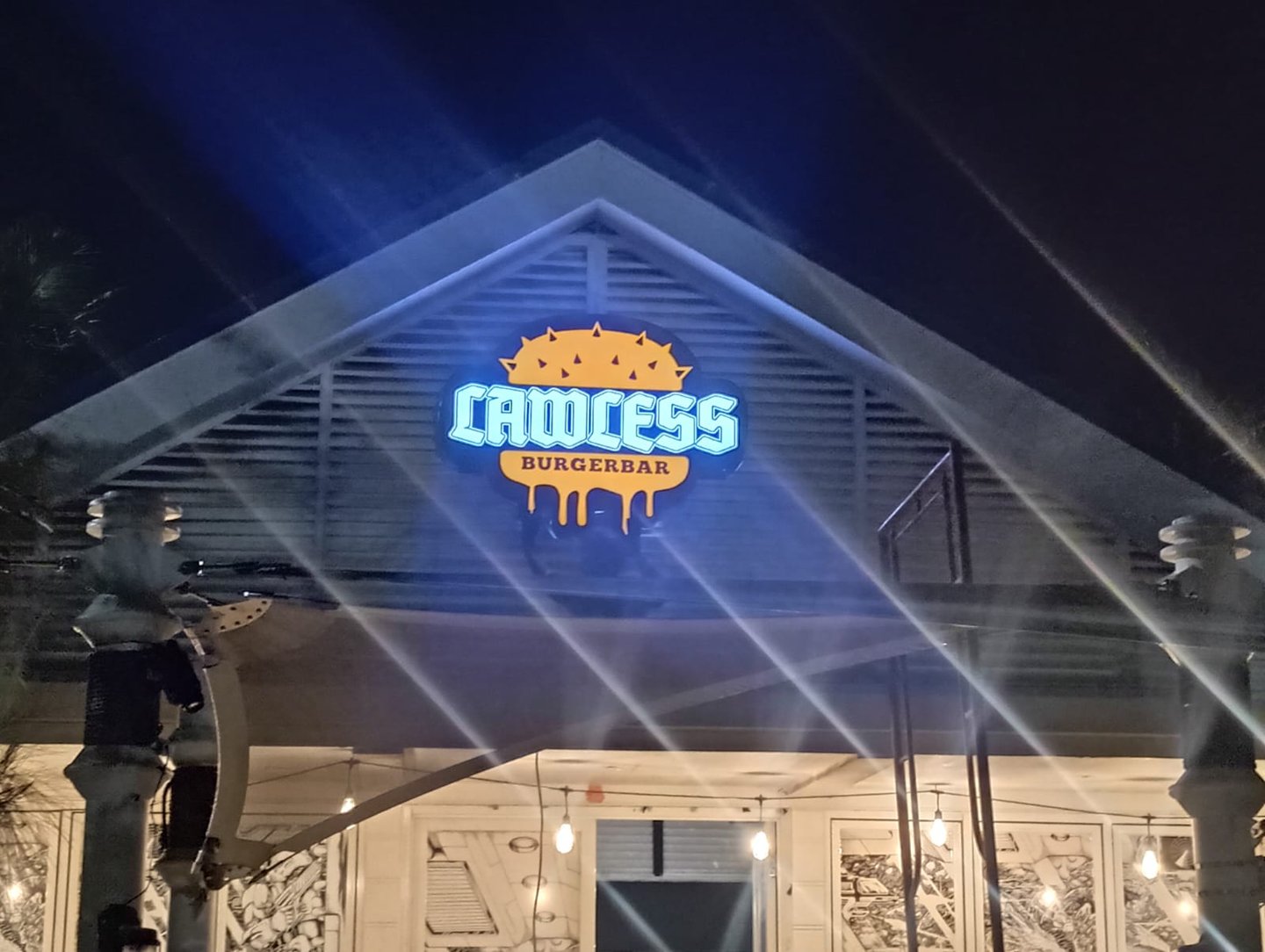 Neon Box custom untuk bisnis di PIK 2, karya Angel Family Laser, Cileungsi-Cibubur..