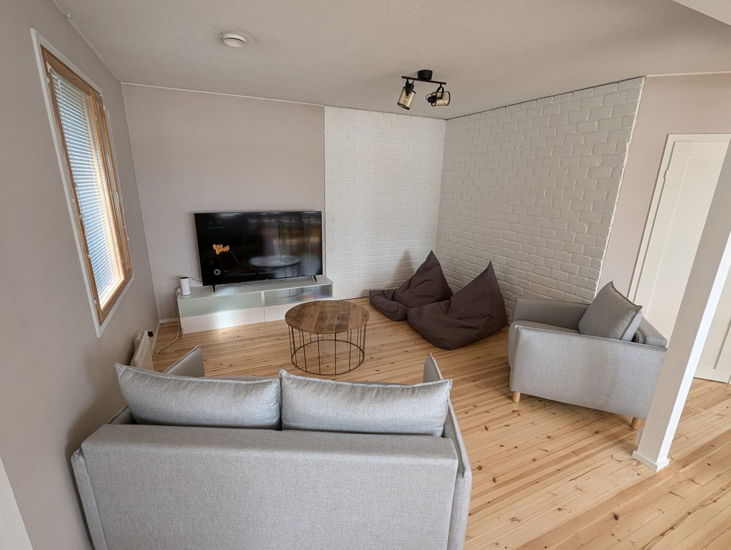 Olohohuone ja säkkituolit