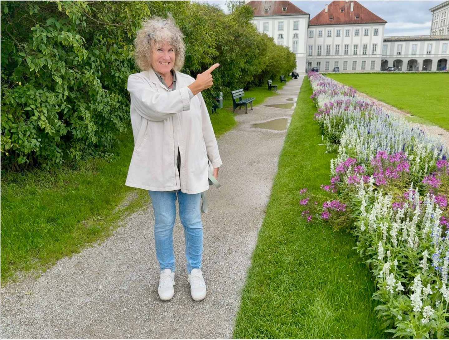German teacher Uschi leading a Walk and Talk German session in Munich