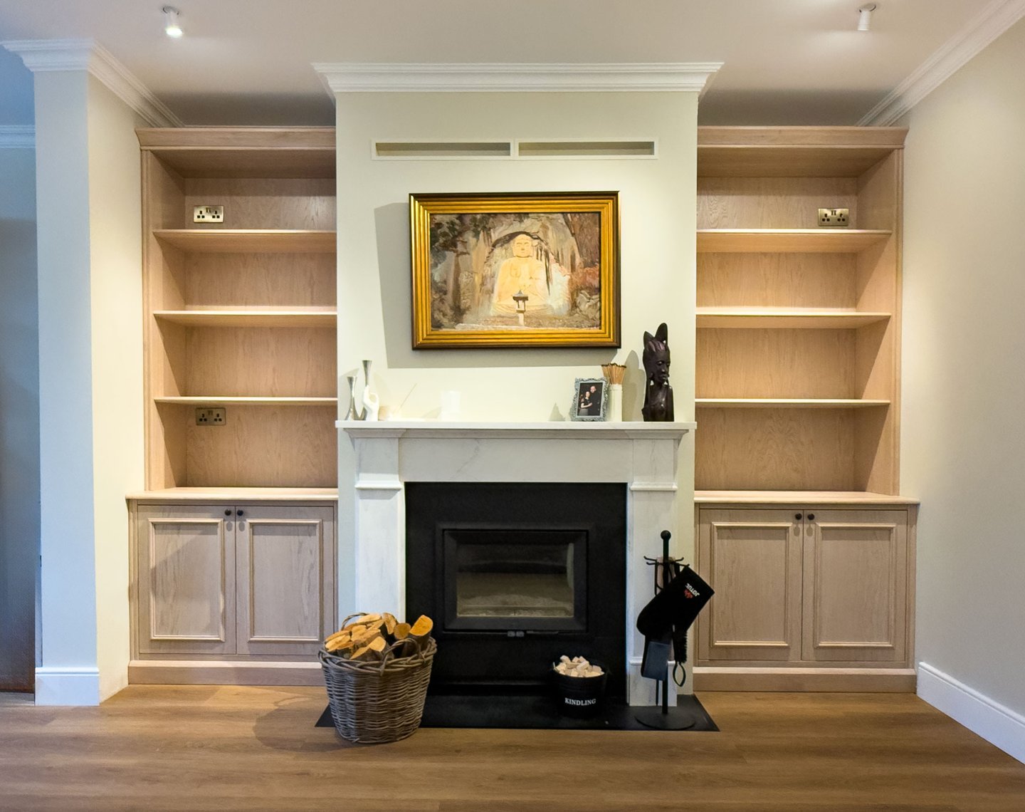 Bespoke living room library with built in shelving