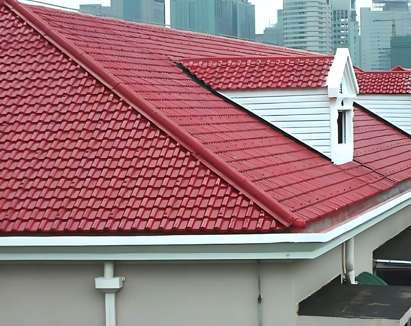 Genteng uPVC Royal Roof warna merah untuk rumah tinggal