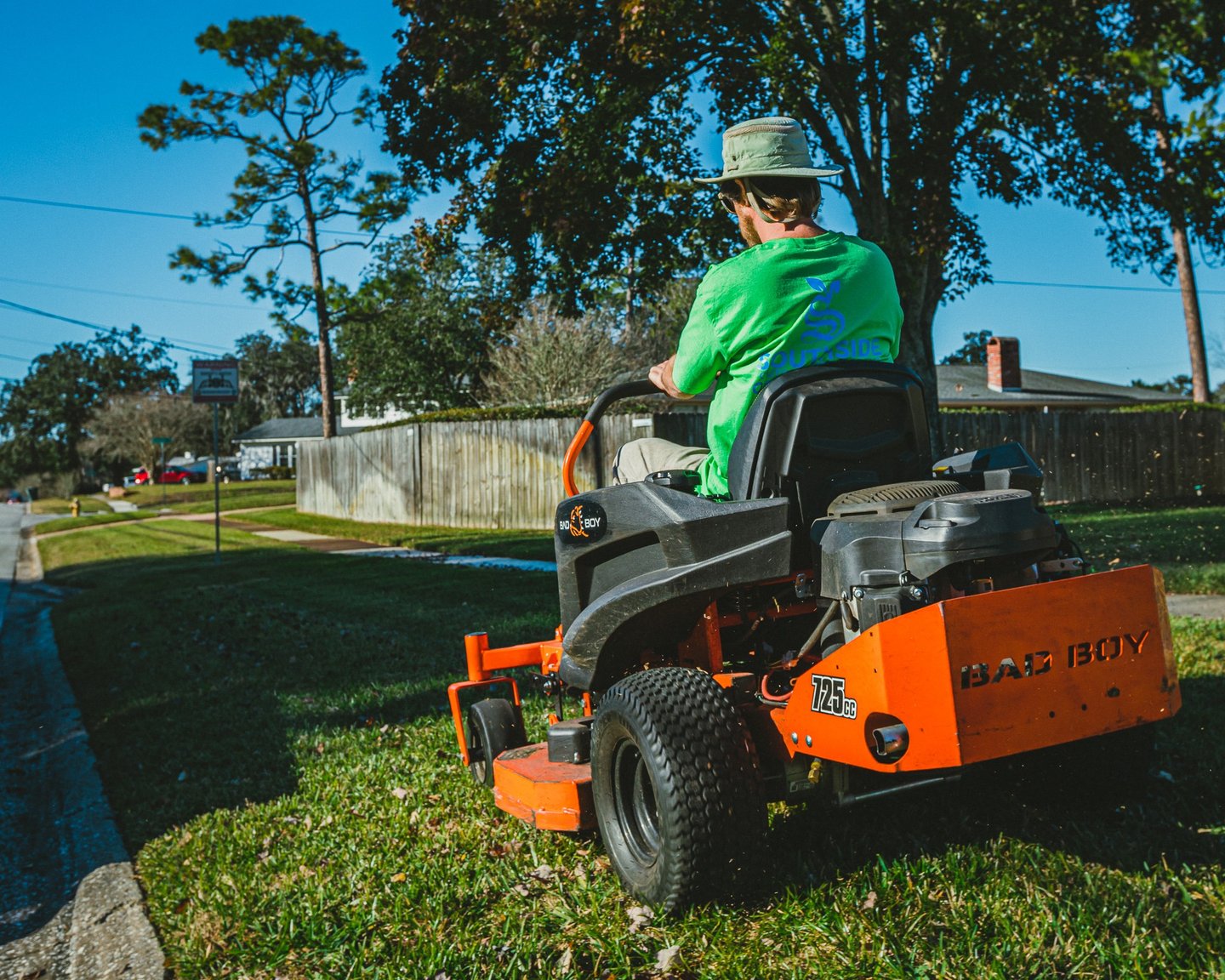 Freshly mowed lush green lawn in Jacksonville FL