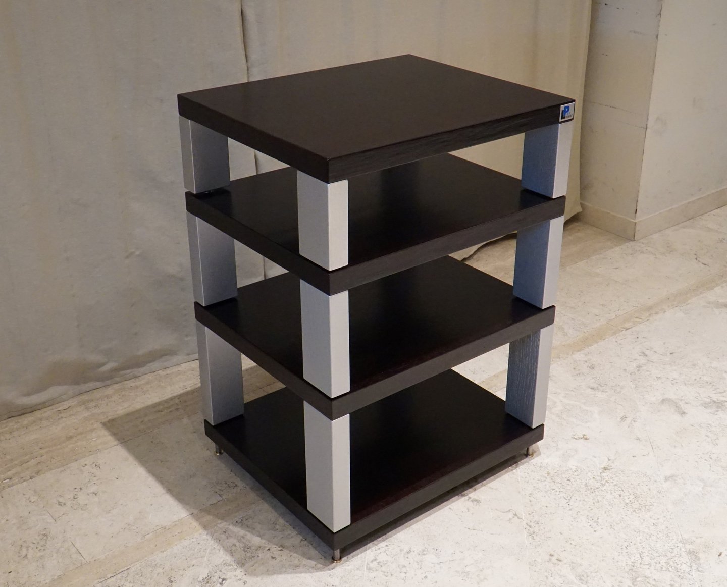 Pure Linear - mobile in legno, porta elettroniche Hi-Fi serie DELTA modello MKI4p