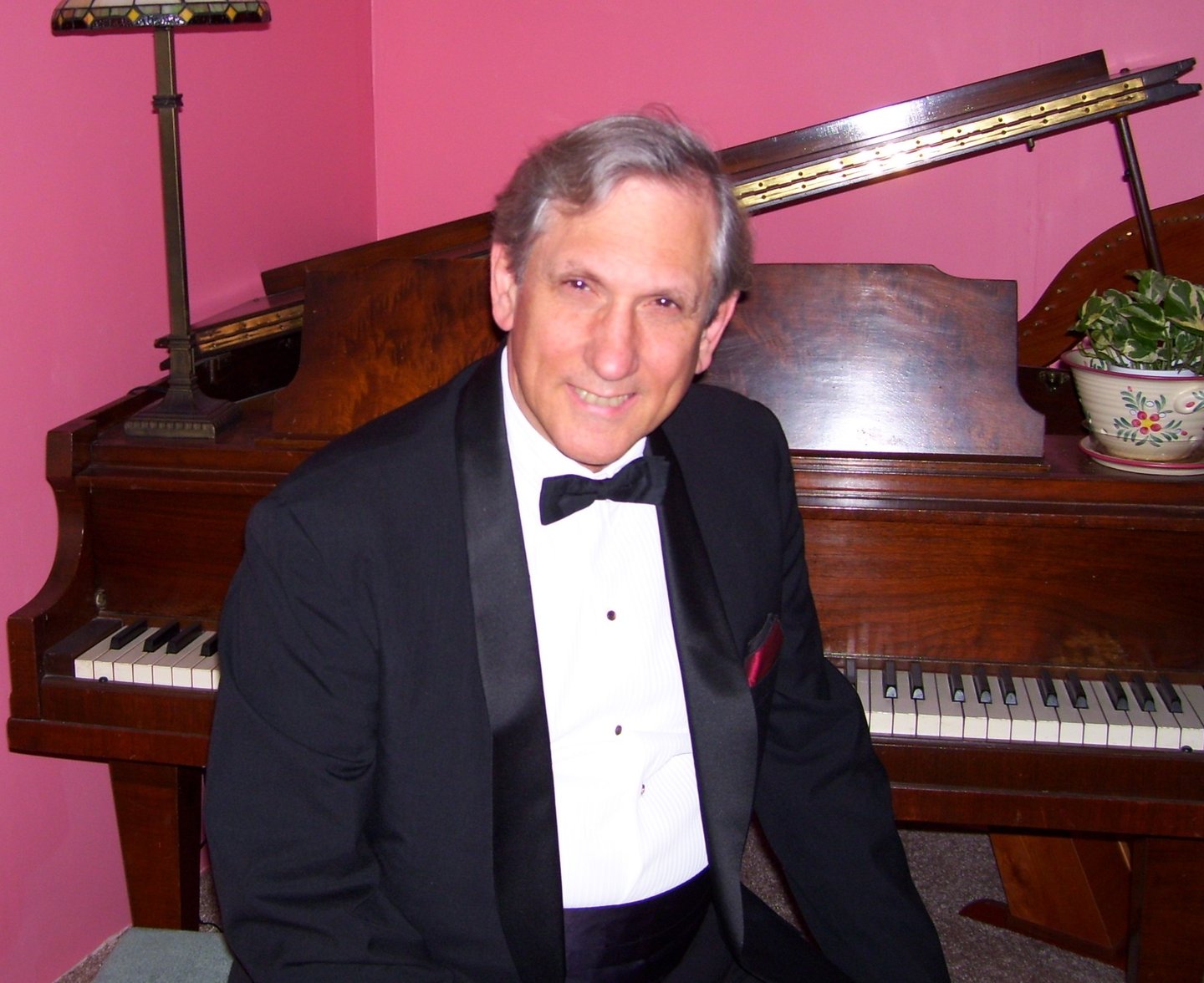 Bob Bushnell at the piano for private piano lessons in Hopkins, Minnesota