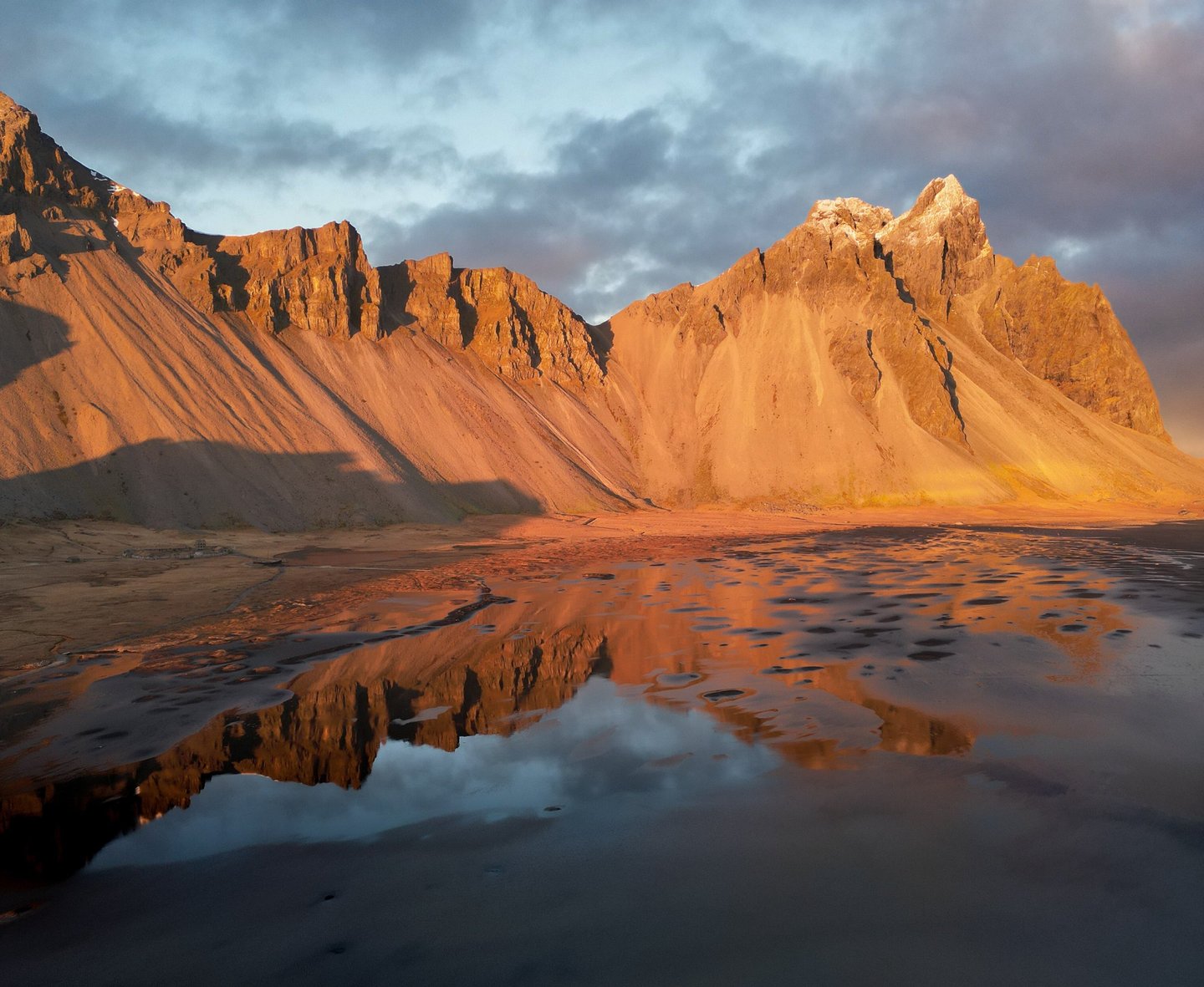 Prise de vue aérienne par drone dans les Alpes – Montagne en Drone