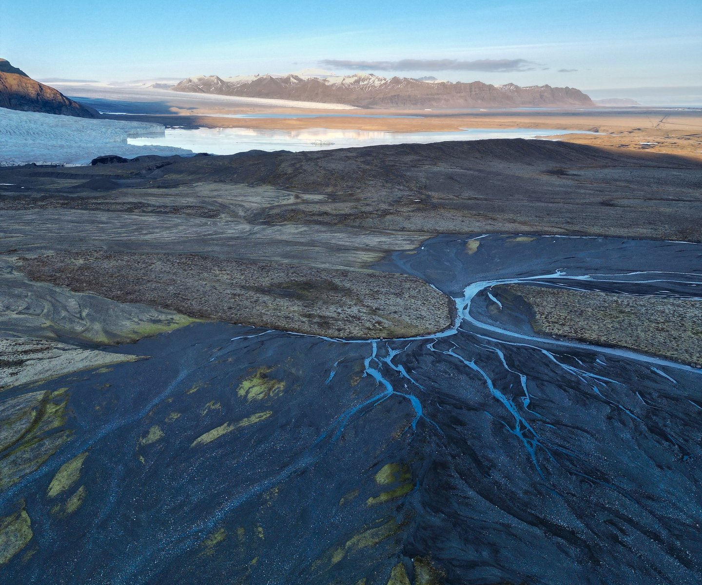 Prise de vue aérienne par drone dans les Alpes – Montagne en Drone