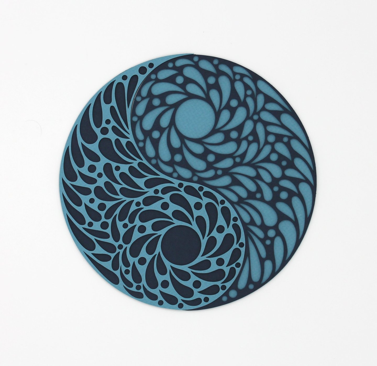 Yin Yang ajouré - 2 couleurs