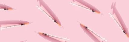 sitinges on pink background