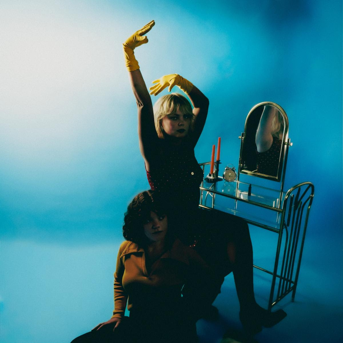 Girl tones fade away