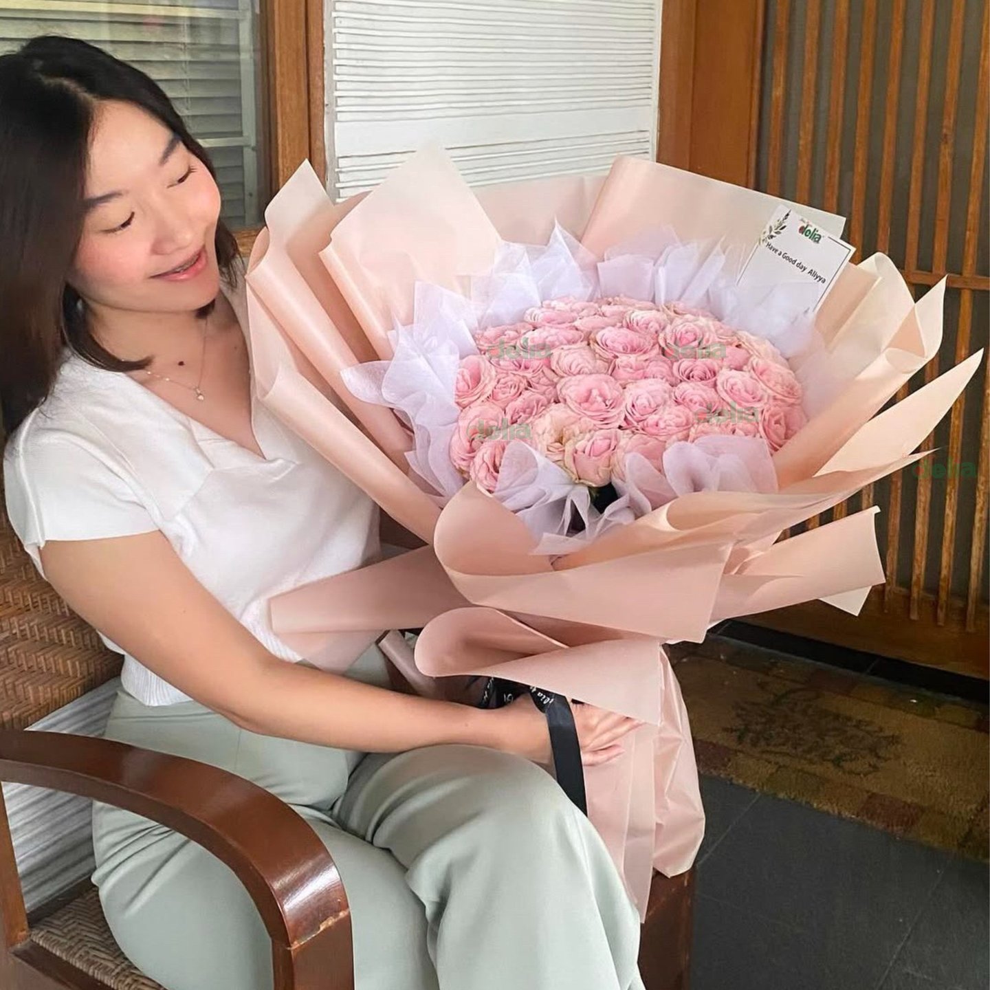081-141-9898 Florist Makassar  menyediakan berbagai jenis bunga, termasuk Bunga Papan Makassar, Hand