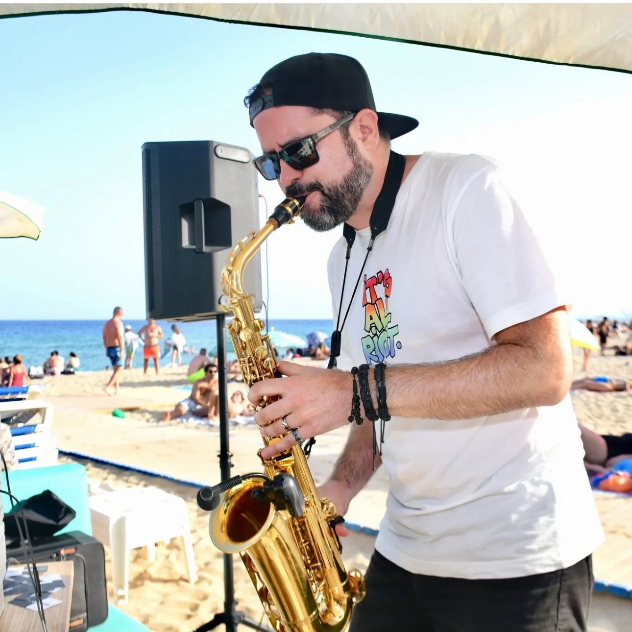 Saxofonista en chiringuito