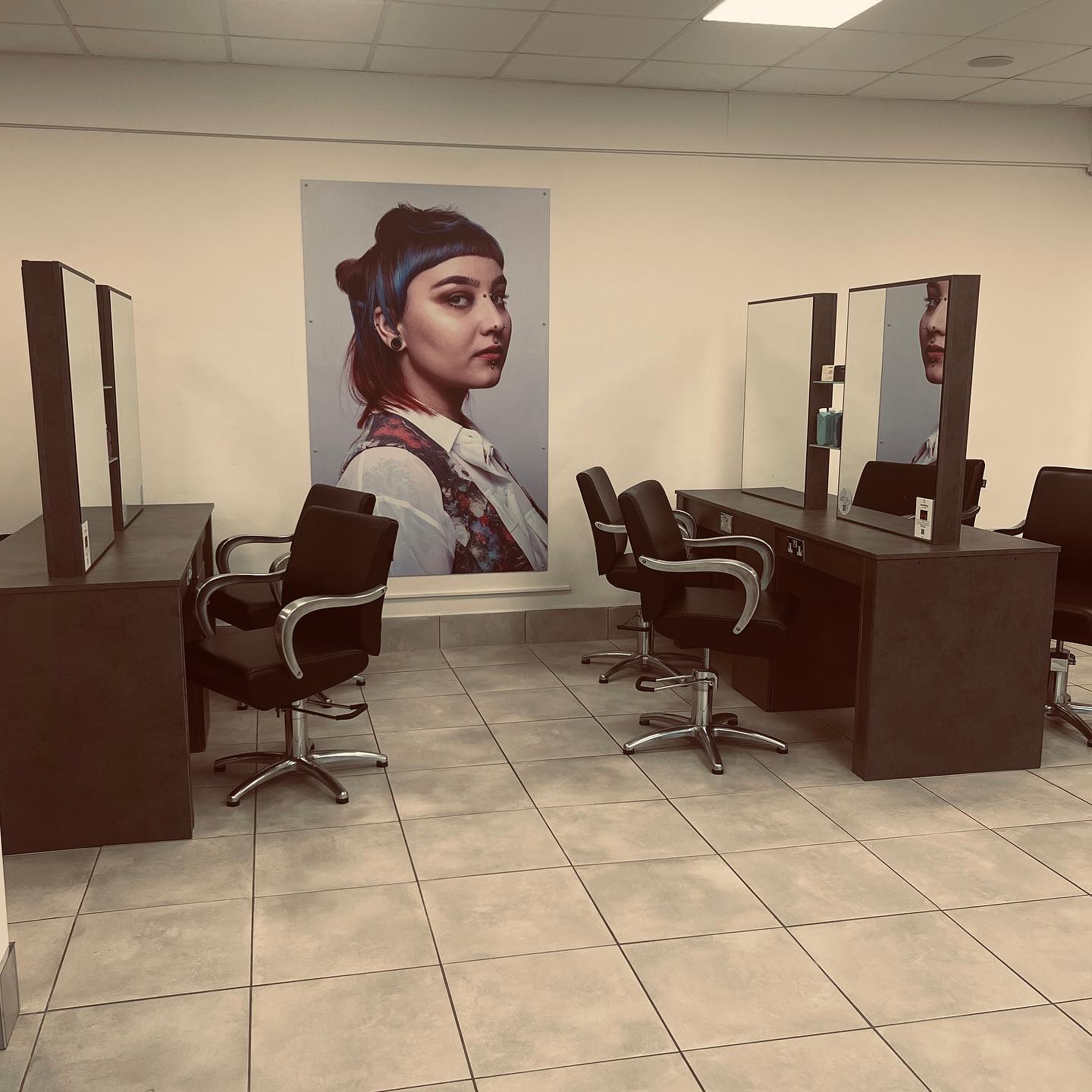 inside ma hair salon in Hull Hessle 