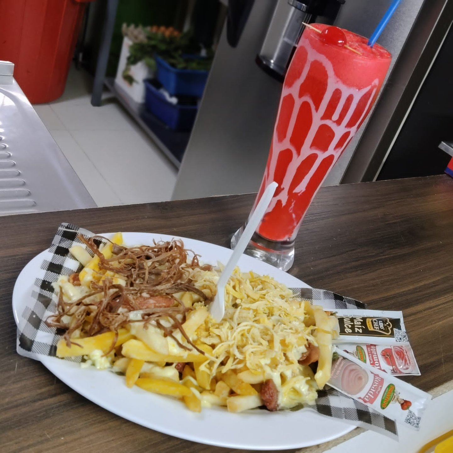 salchipapas en el restaurante Delipizza Cajamarca Tolima
