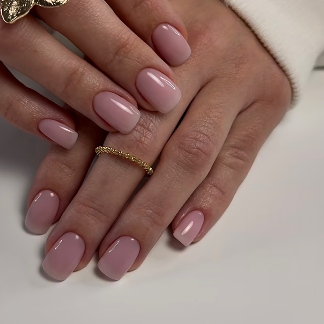 Klientės ombre nagai paruošti vestuvėms