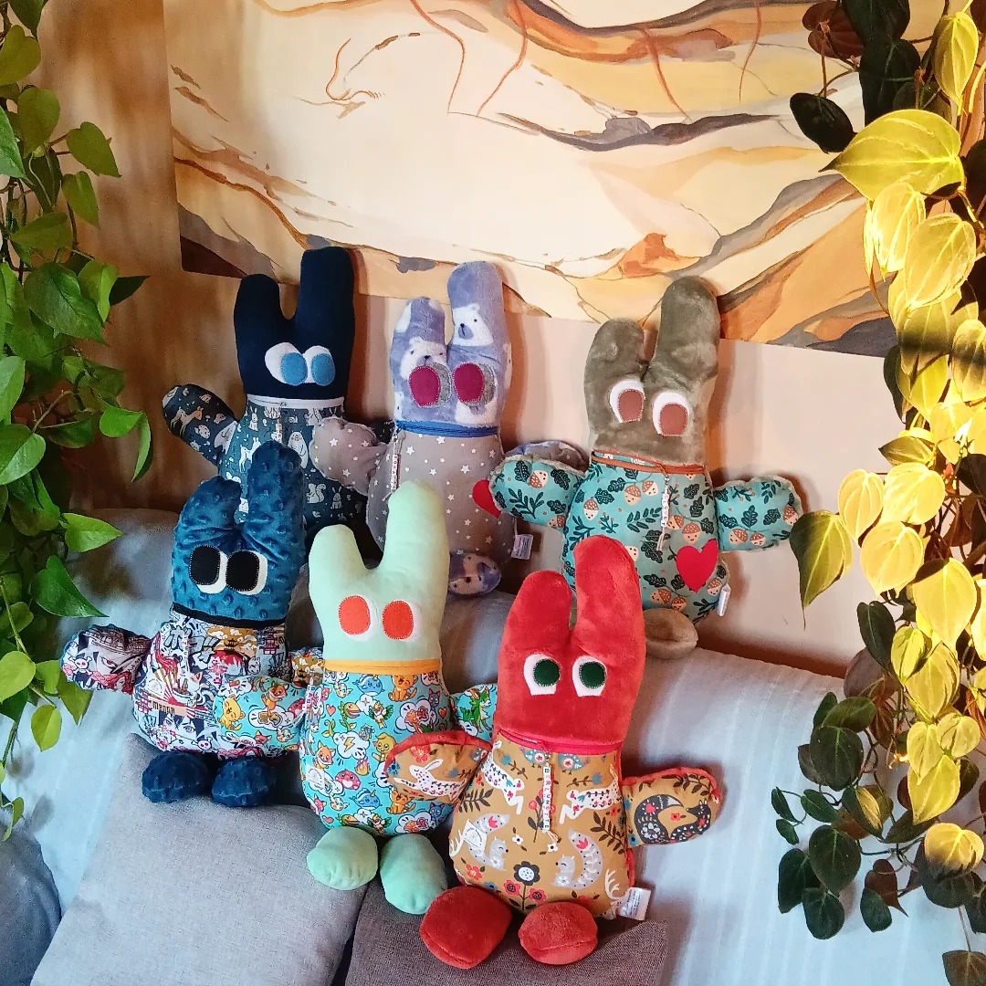 Croque-soucis Slévin cousu main, doudou anti-soucis artisanal en tissu, création textile pensée pour