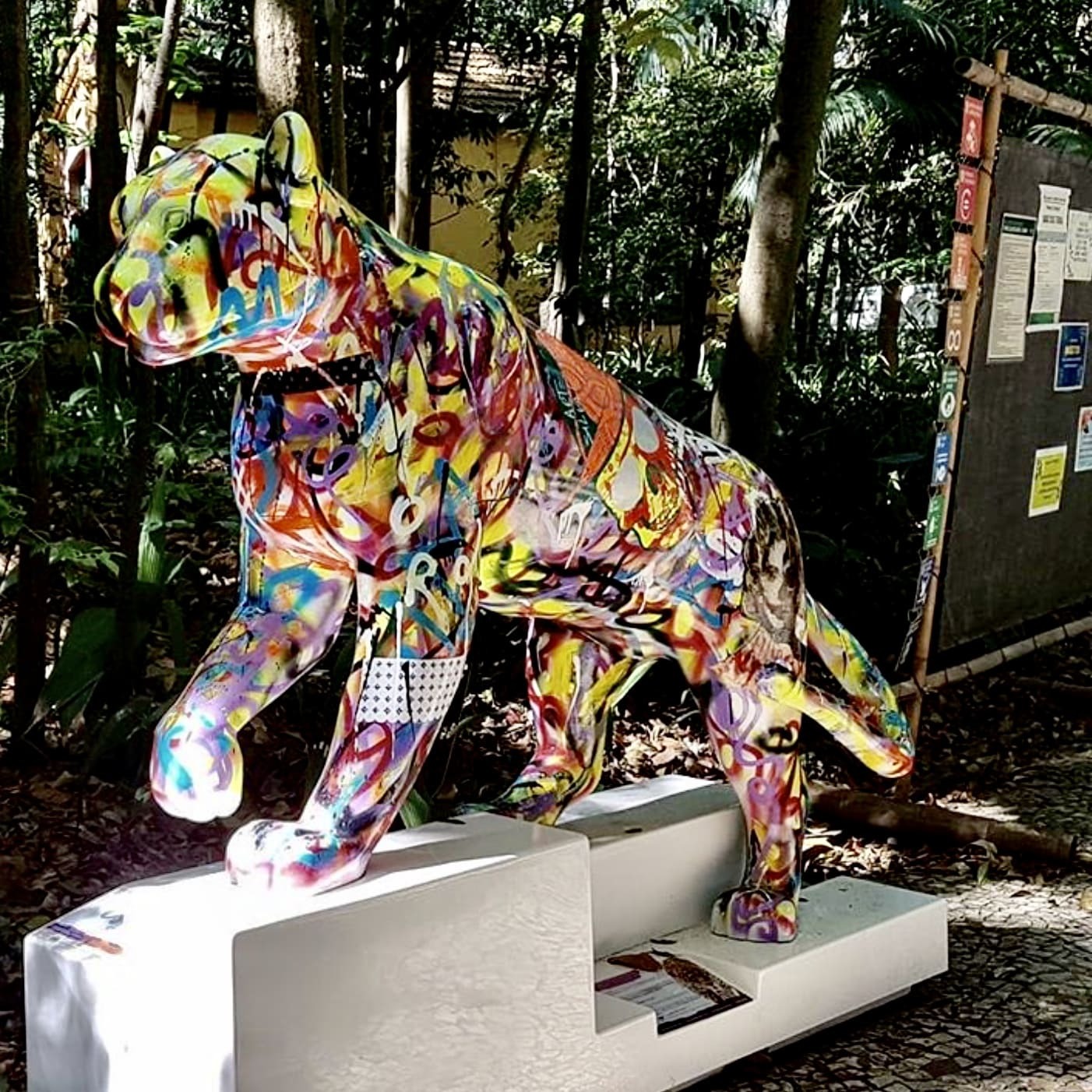 A Jaguar Parade, uma exposição de arte urbana, foi realizada em São Paulo.