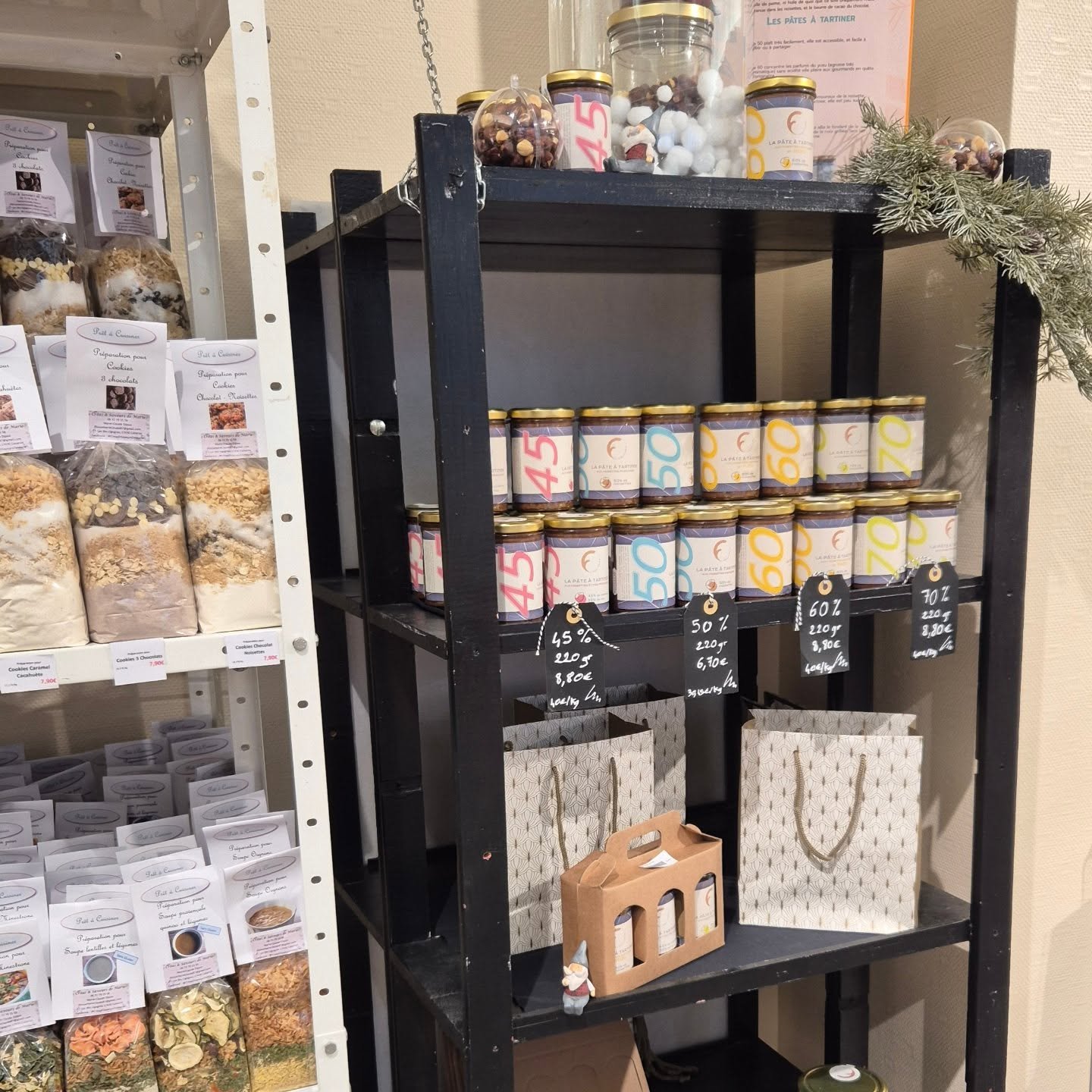 exposition de pâtes à tartiner à la galerie des métiers