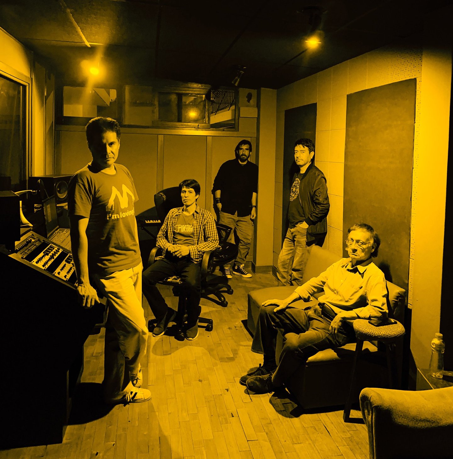 La R4ttio en MCA Studios junto a Saúl Cornejo y Miguel Ángel Yance