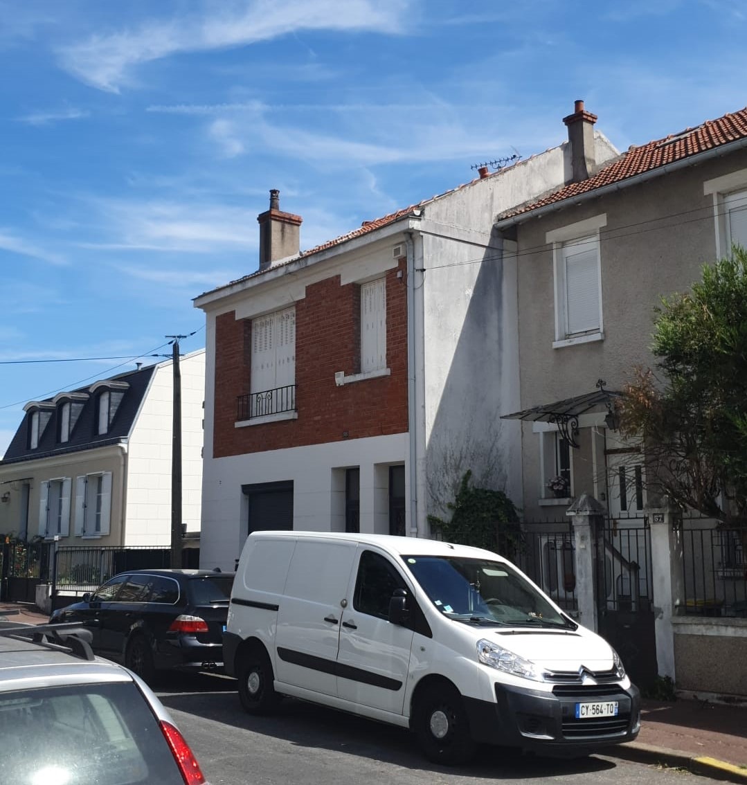 Surelevation of a house with zinc