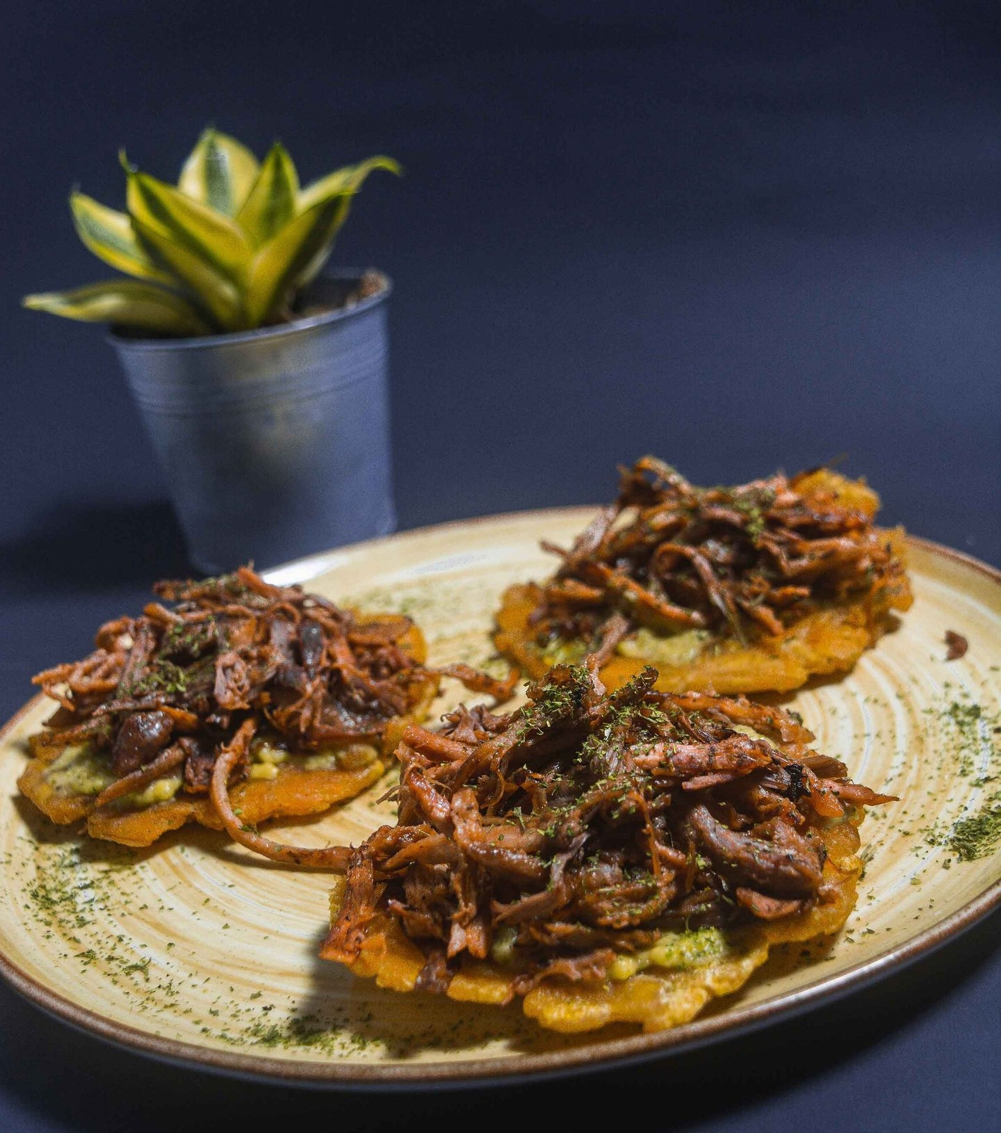 entrada de patacones en Kabú Café Restaurante