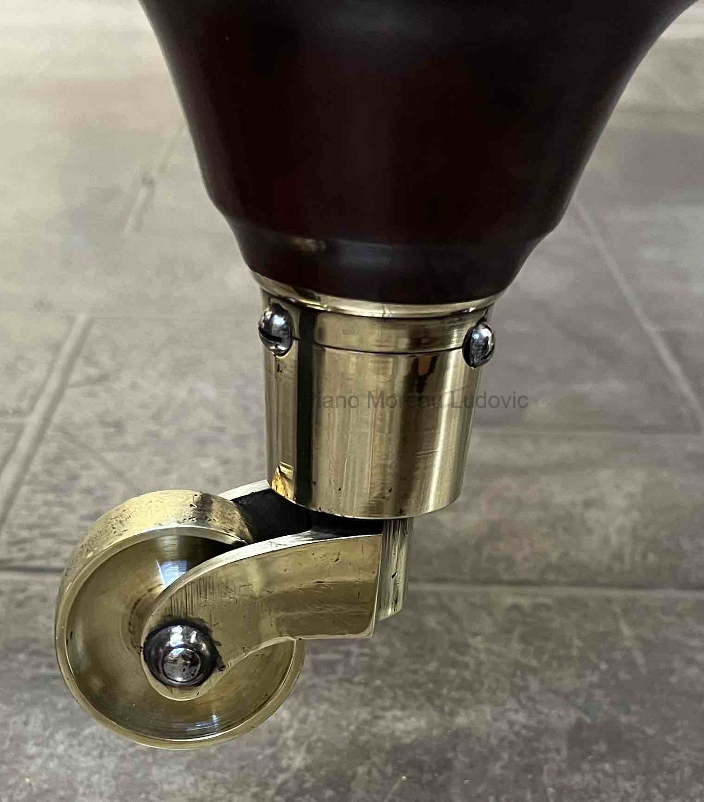 Roulette pied de piano