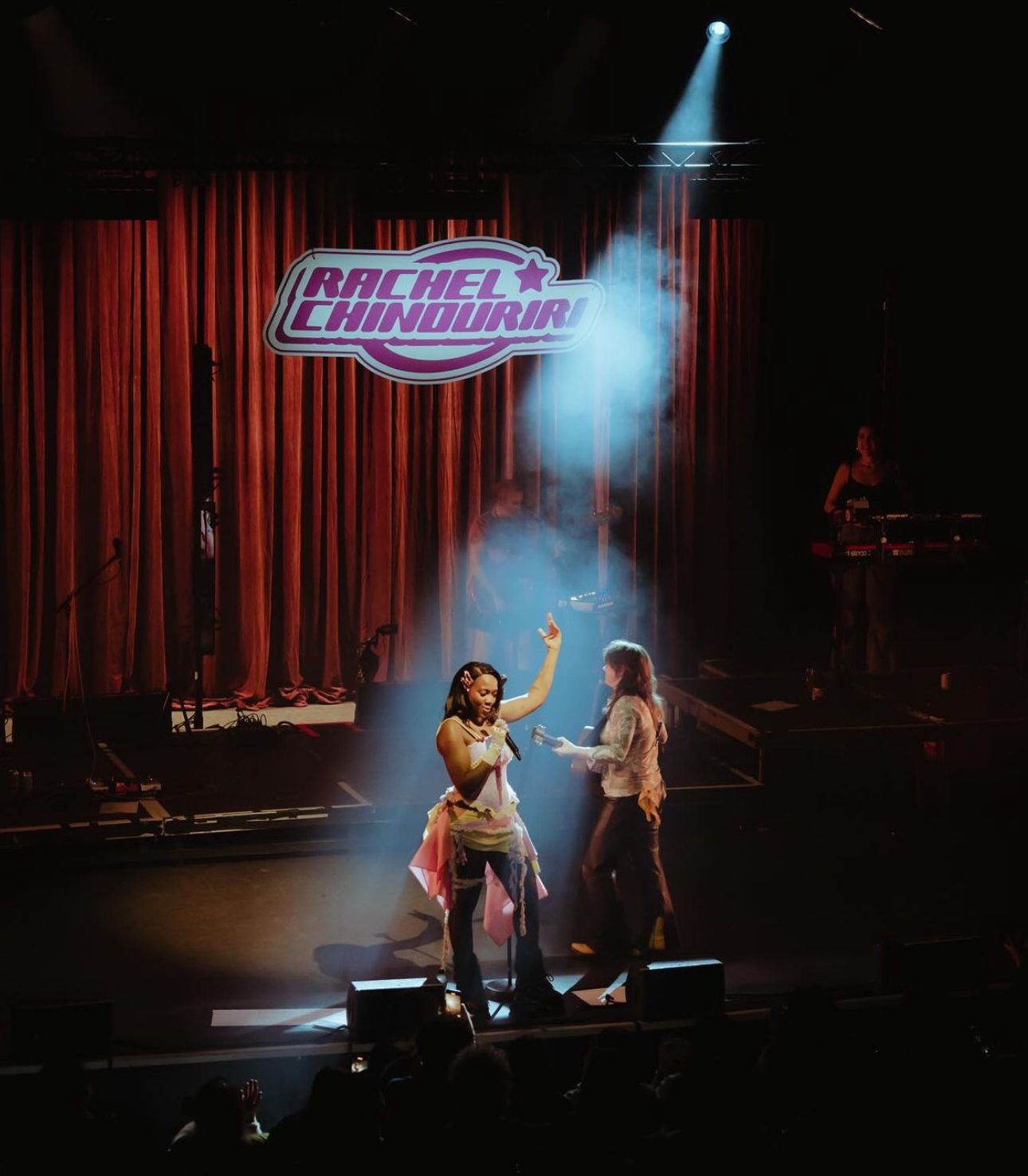 Rachel Chinouriri Shines in Glasgow 