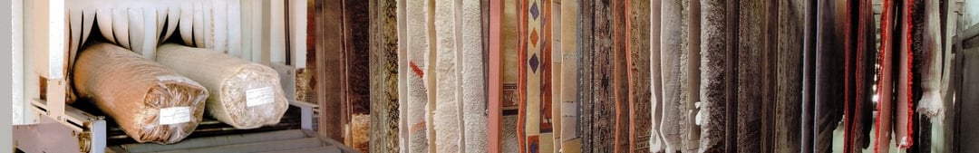 Envolsado y colgado de alfombras