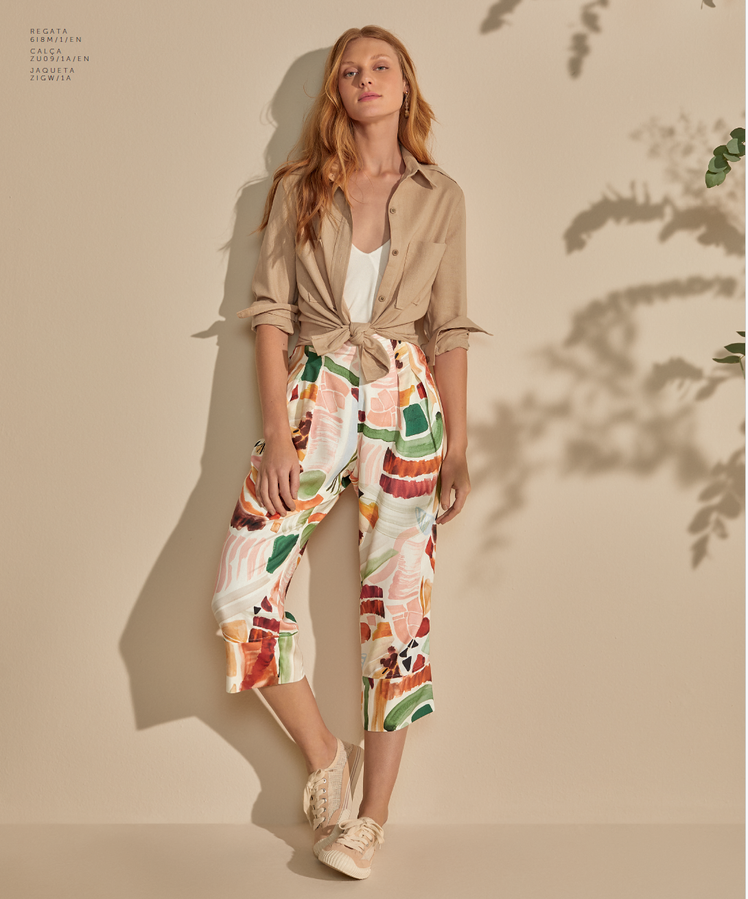 Calça estampada desenvolvida exclusivamente para marca de moda feminina, estampa abstrata aquarelada