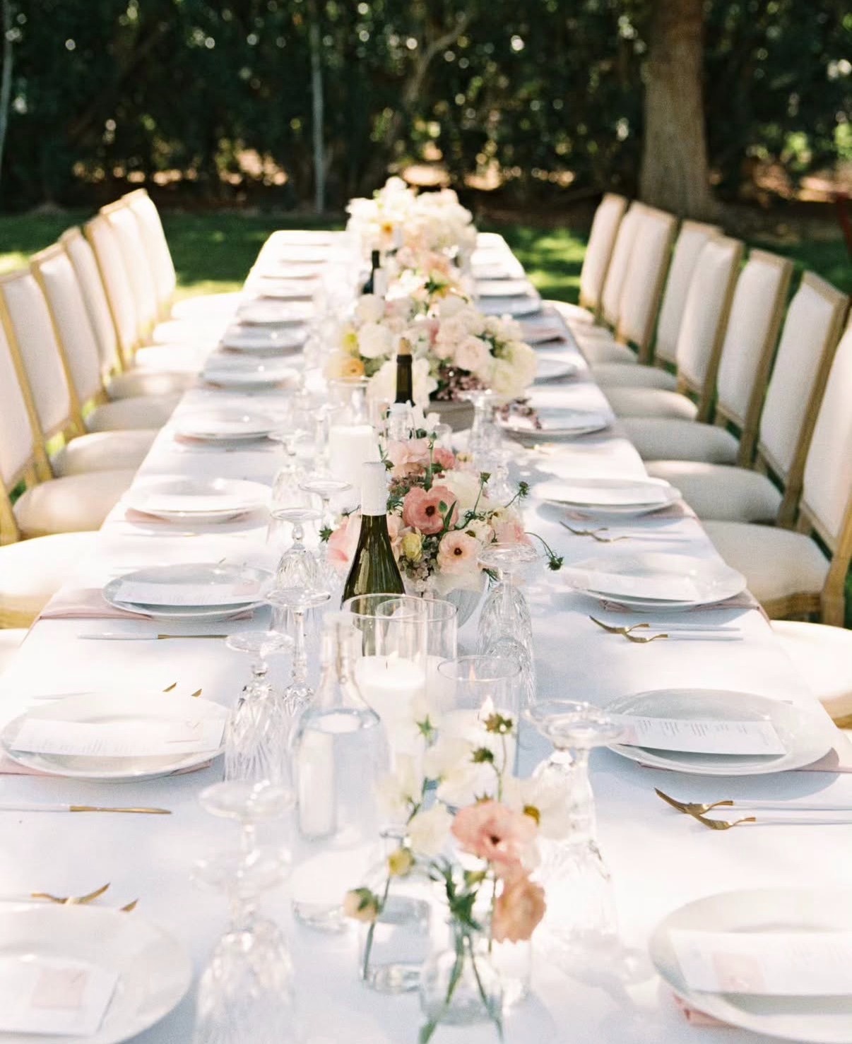 Elegant outdoor wedding reception setup coordinated by Las Vegas wedding planner Neon Desert Events.