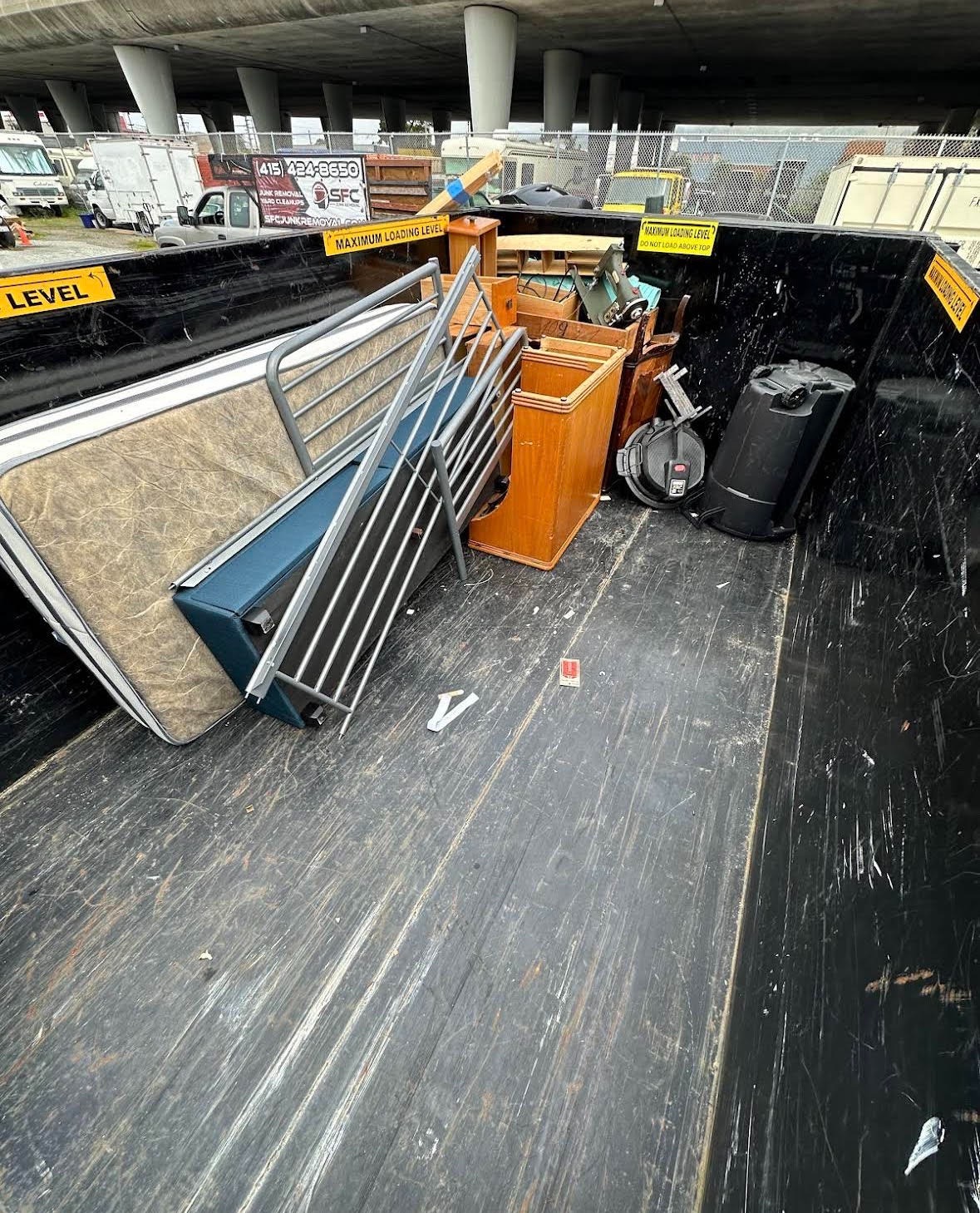 Mattress removal near me in San Francisco 94110, Oakland & San Jose.