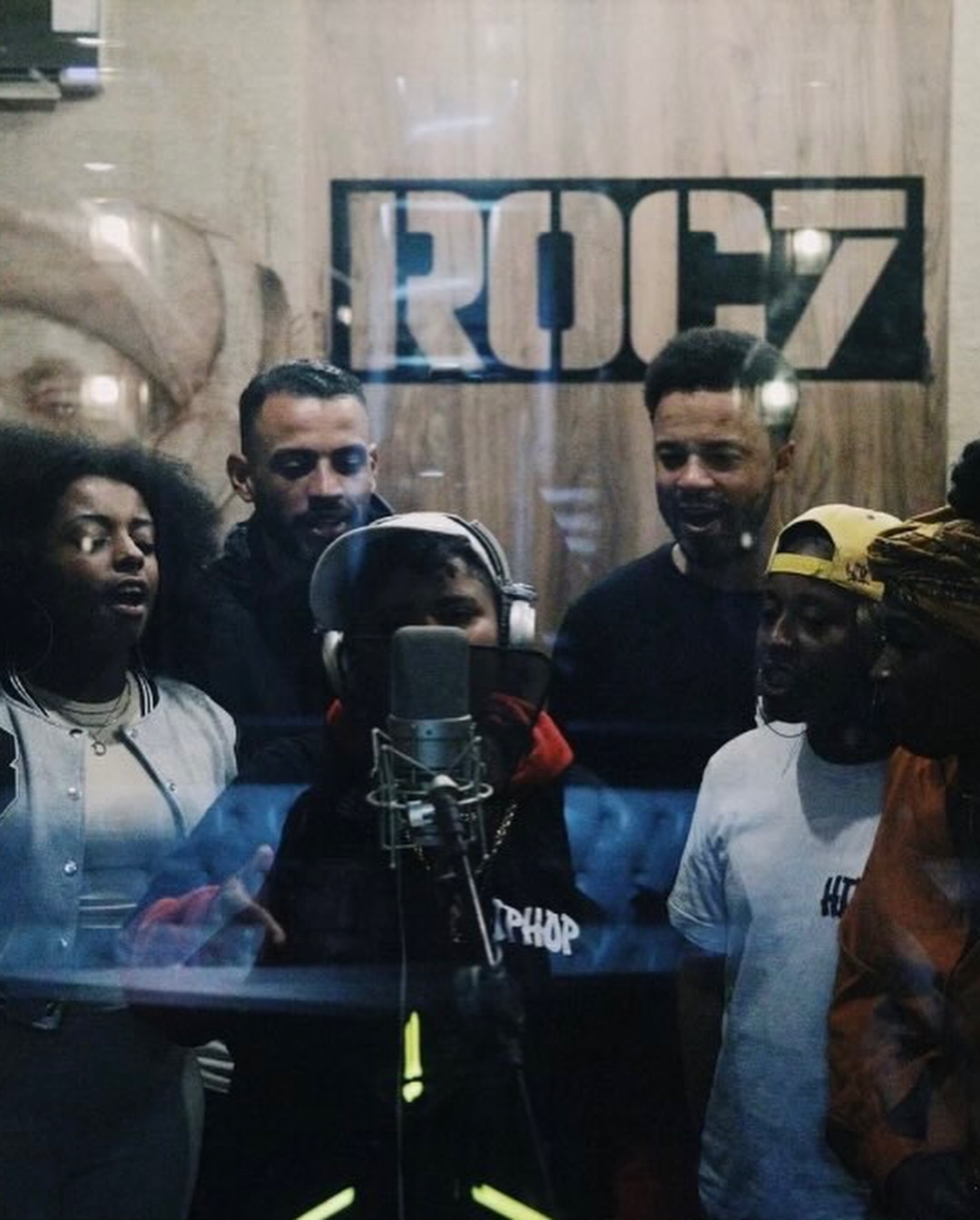 Edi Rock e Gaspar Z'África lideram projeto Entre o Sucesso e a Lama com artistas da Cracolândia