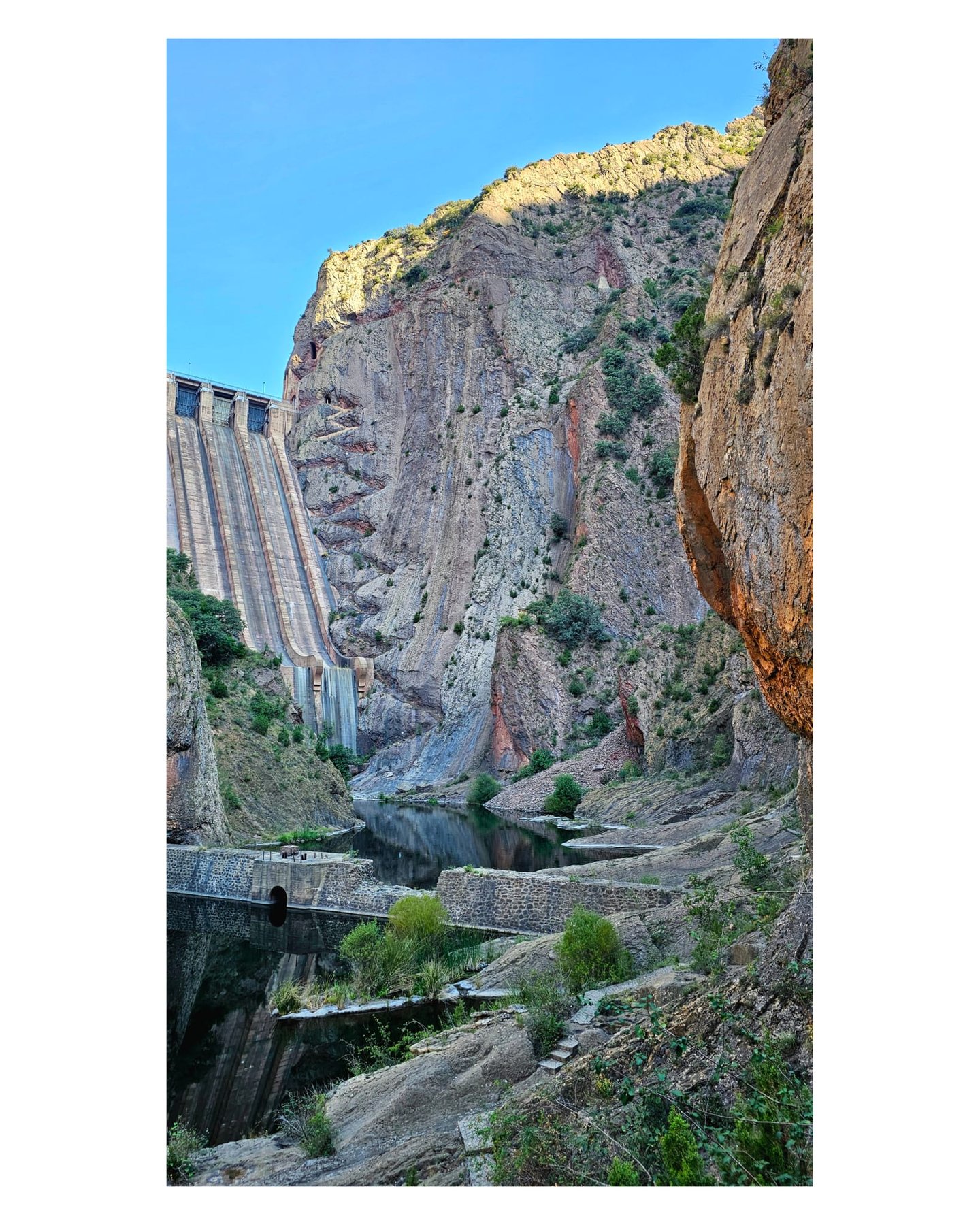 Central Hidroeléctrica Escales, Cañon de Soperia photographed by NIKORU