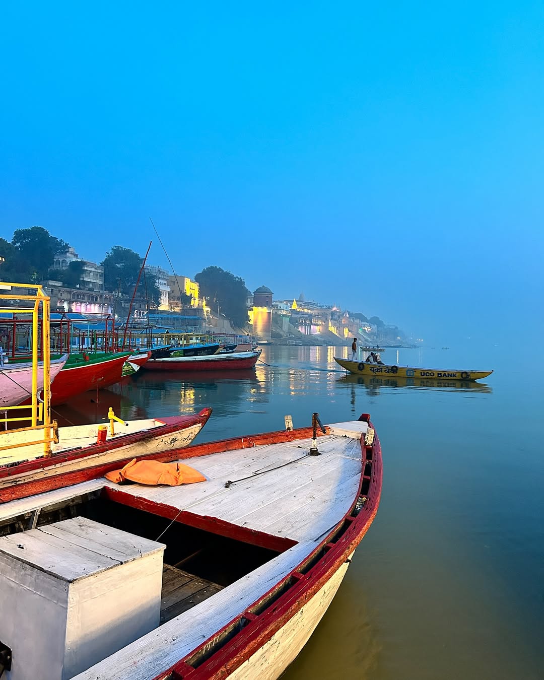 Morning Boat Ride from Assi Ghat to Namo Ghat (84 Ghats Approx.15 Km Round)