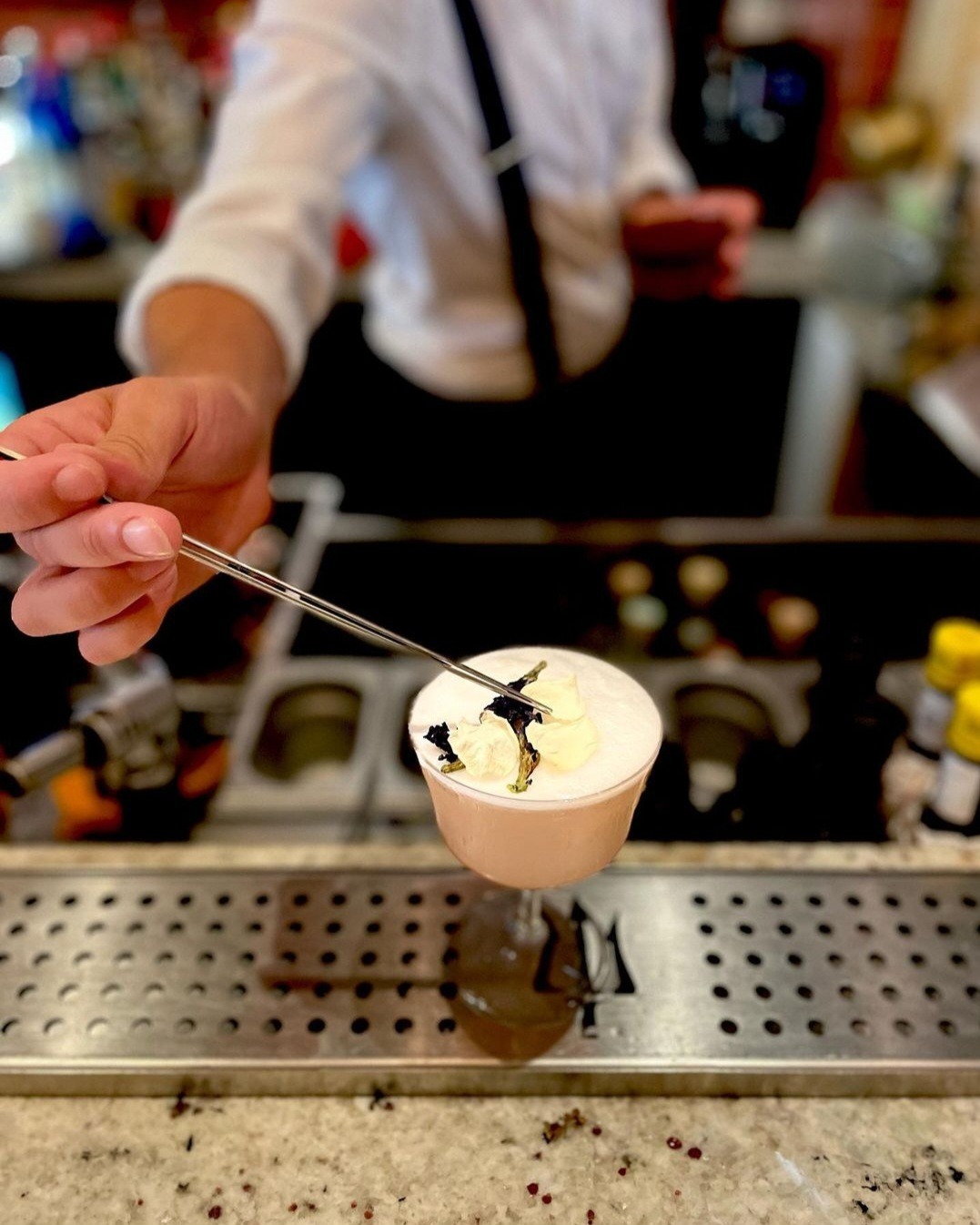 comptoir de bar en granit colonial white