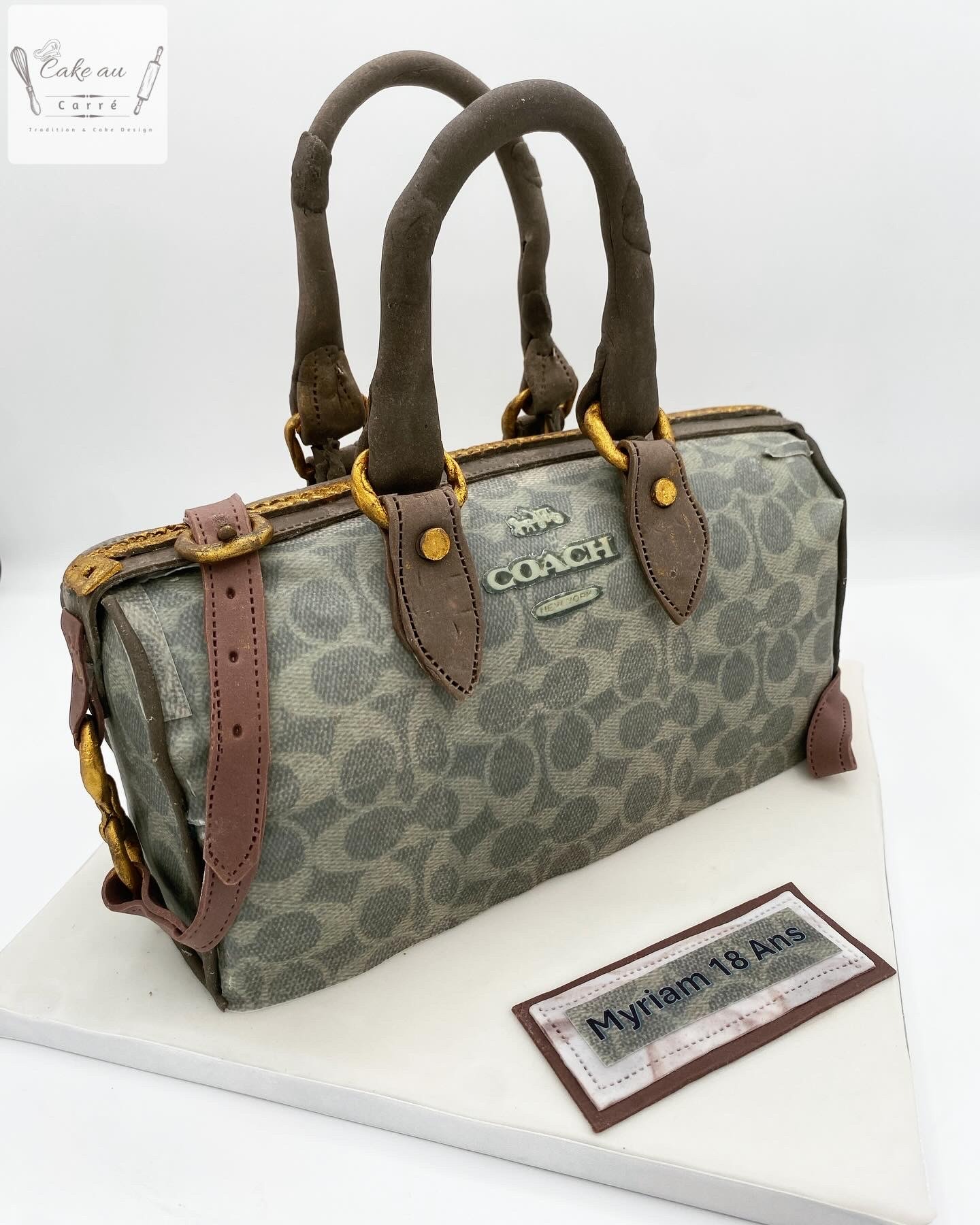 gâteau sculpté , sac à main 