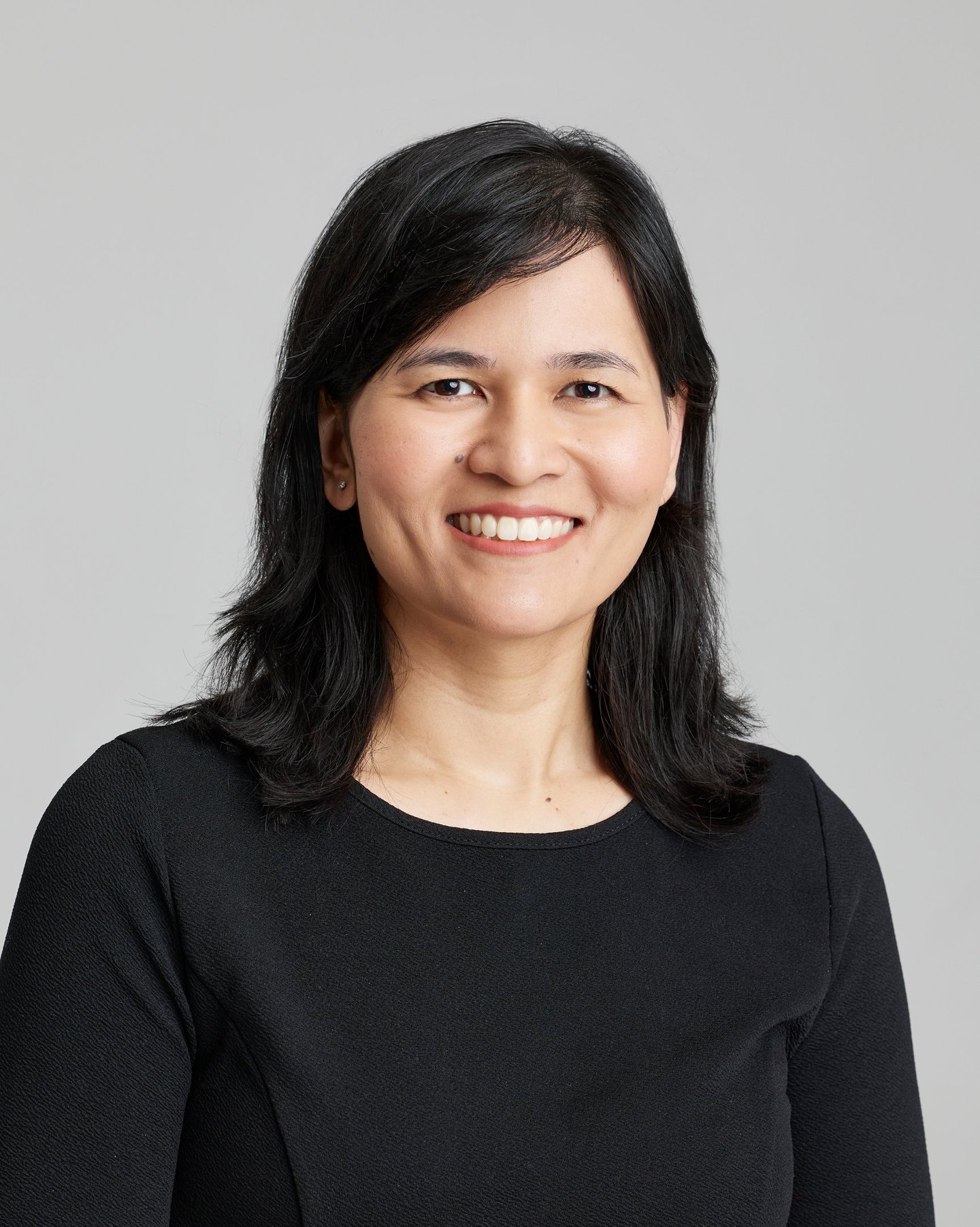 Dr Sara de Menezes - Dermatologist