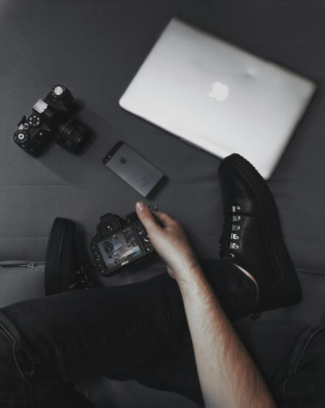 DSLR vs. Mirrorless vs. Smartphone Cameras: Which One Truly Delivers the Best Value for Your Money?