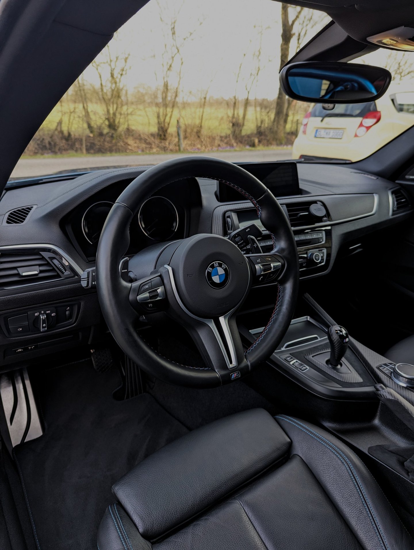 Professionelle BMW Cockpit-Reinigung in Schleswig-Holstein – Detail Taxi Referenzen