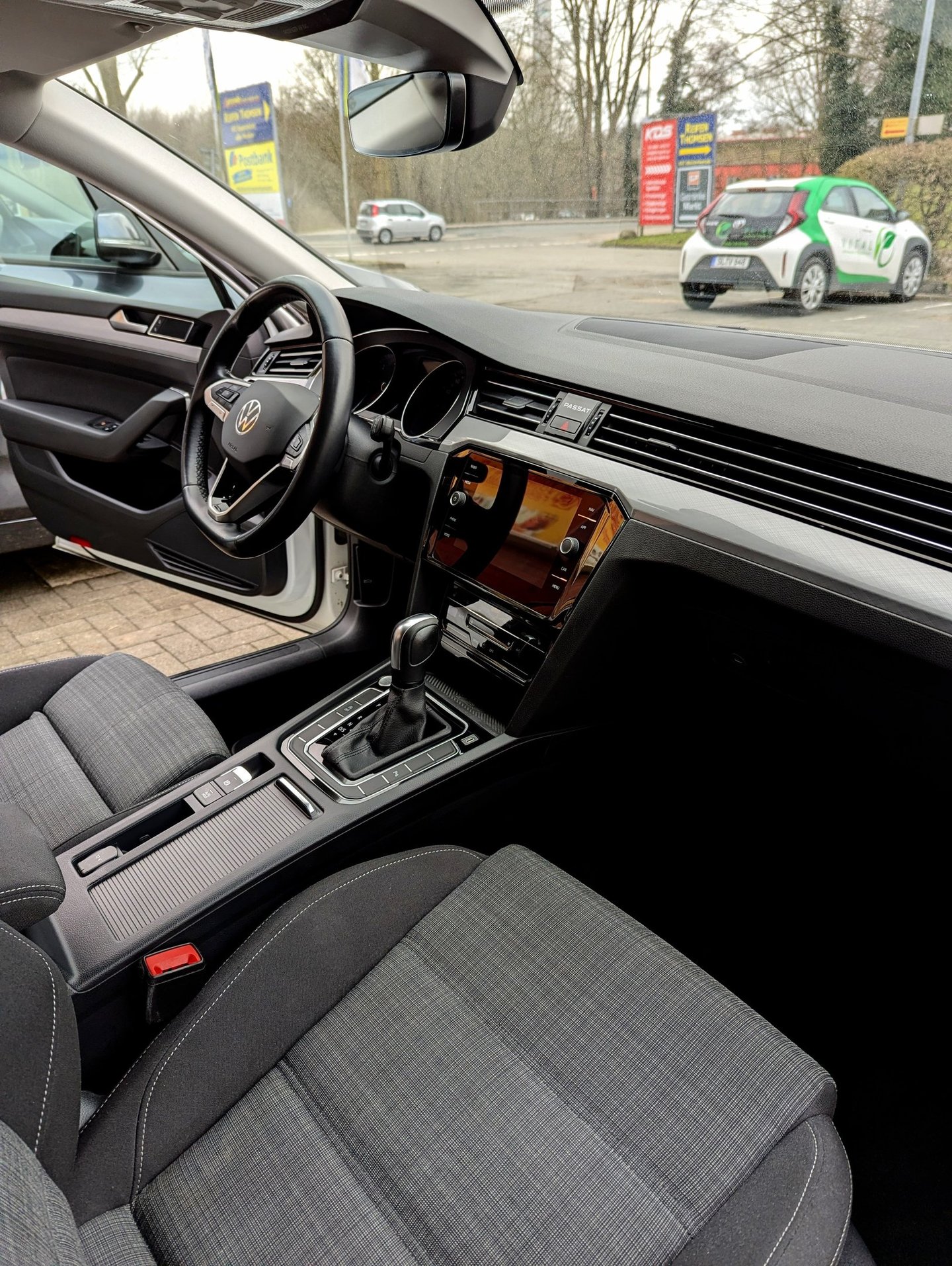 Professionelle VW Passat Innenreinigung in Schleswig-Holstein – Detail Taxi Referenzen