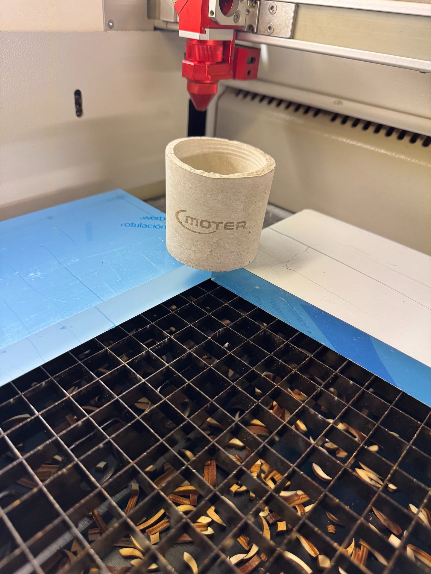 Gravure Laser béton ciment