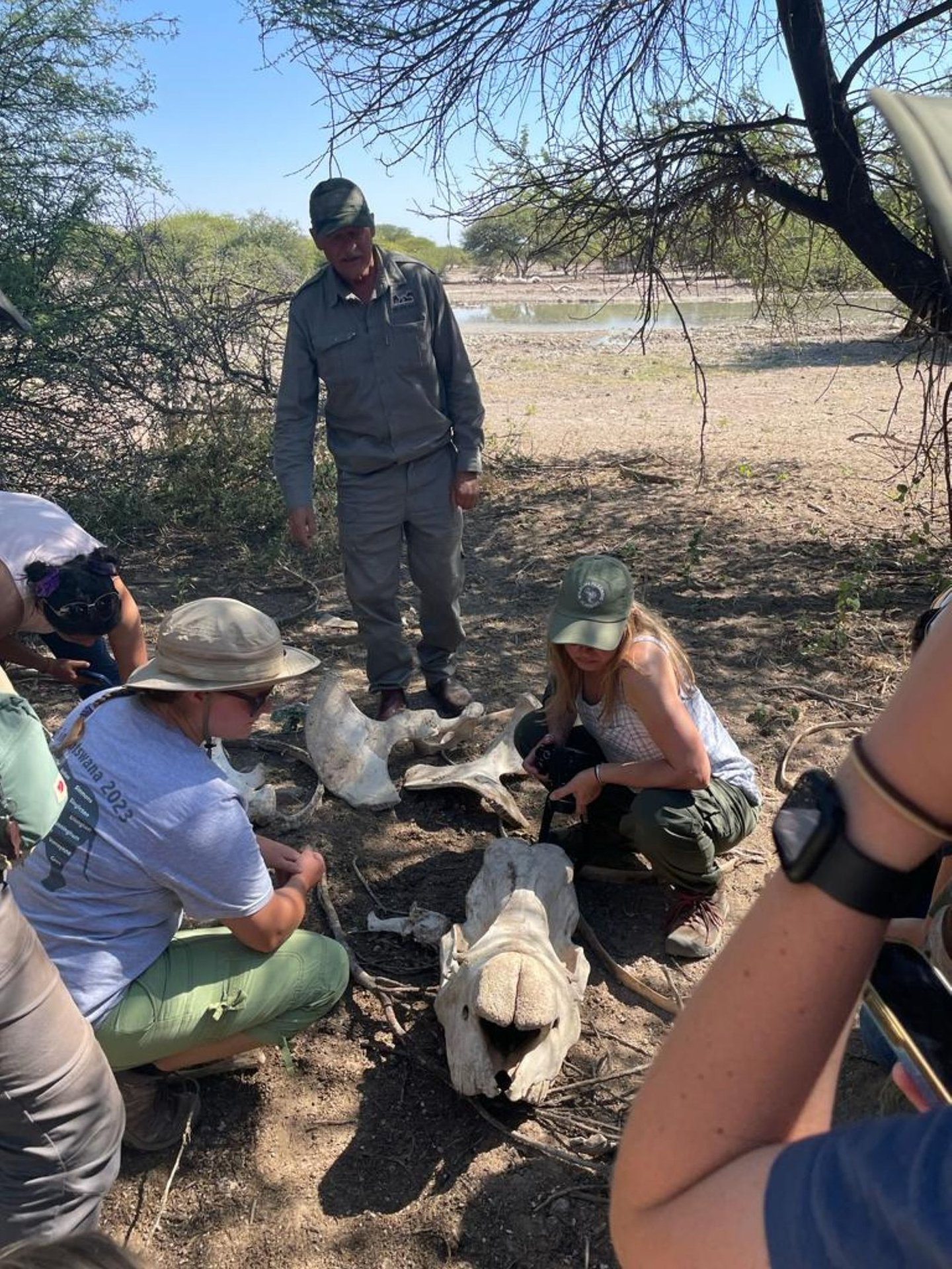 Dr Erik explaining a crime scene approach over a white rhino skeleton