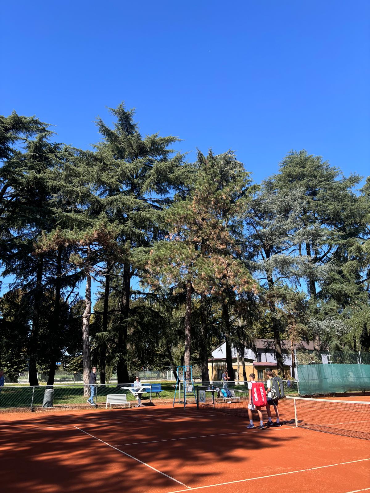 Campo da tennis in terra rossa presso il Centro Tennis Aeronautica, Milano.